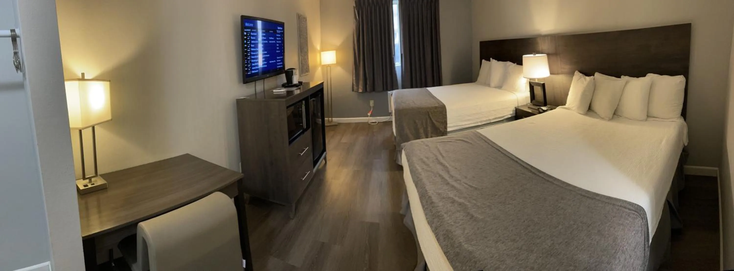 Photo of the whole room, Bed in Carolina Pine Inn near Southern Pines-Pinehurst