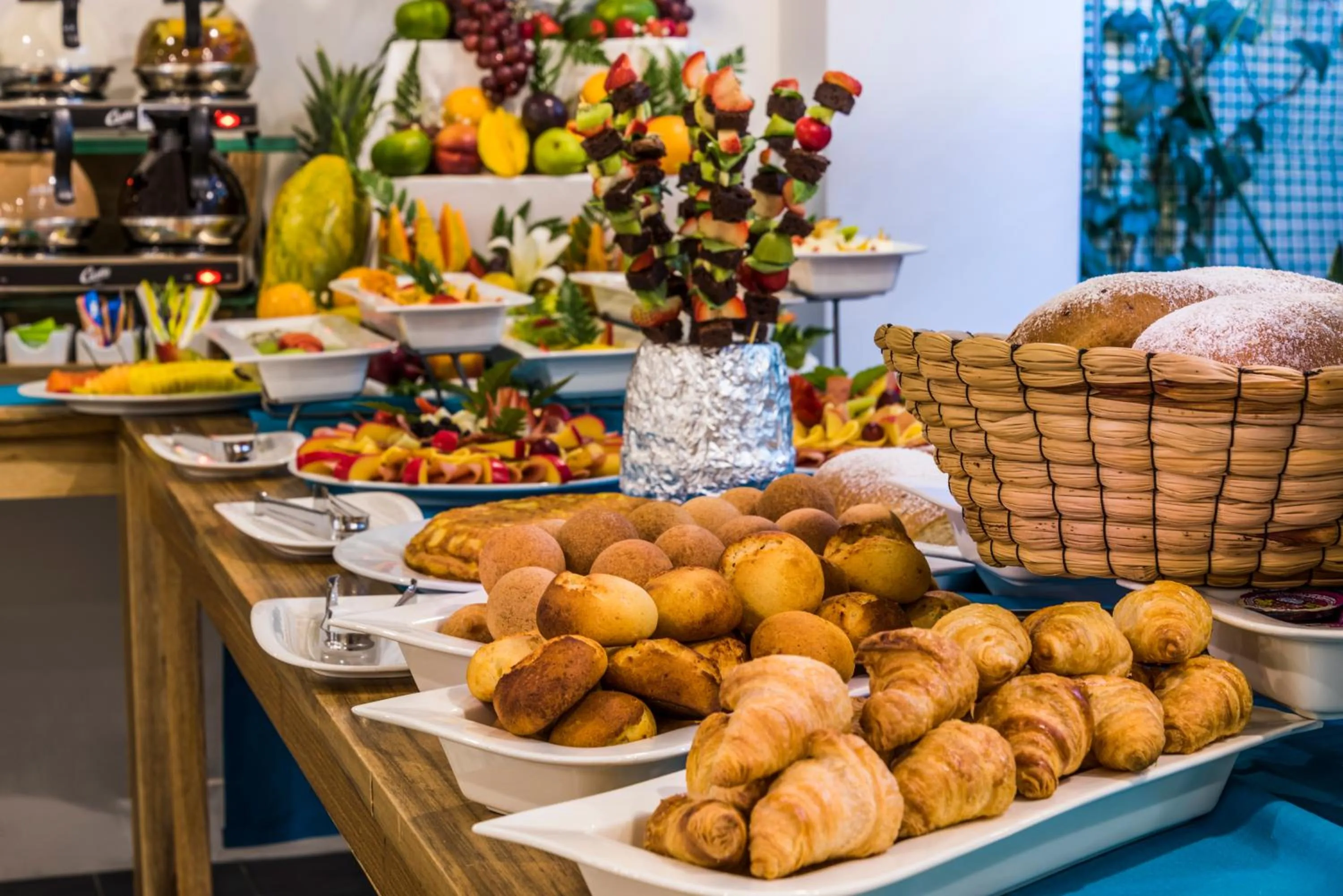 Buffet breakfast in Hotel Camino de la Sal