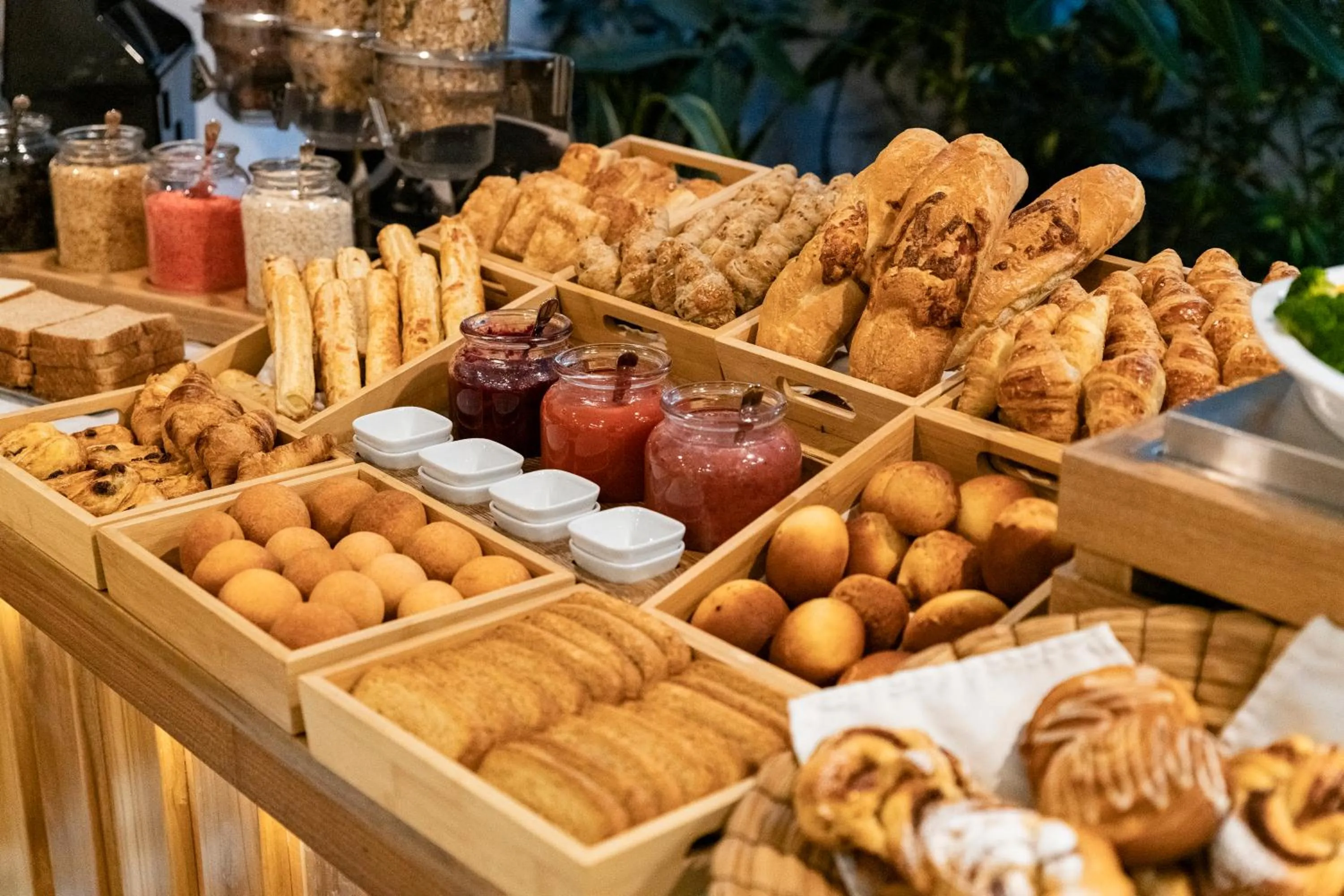 Buffet breakfast in Hotel Camino de la Sal