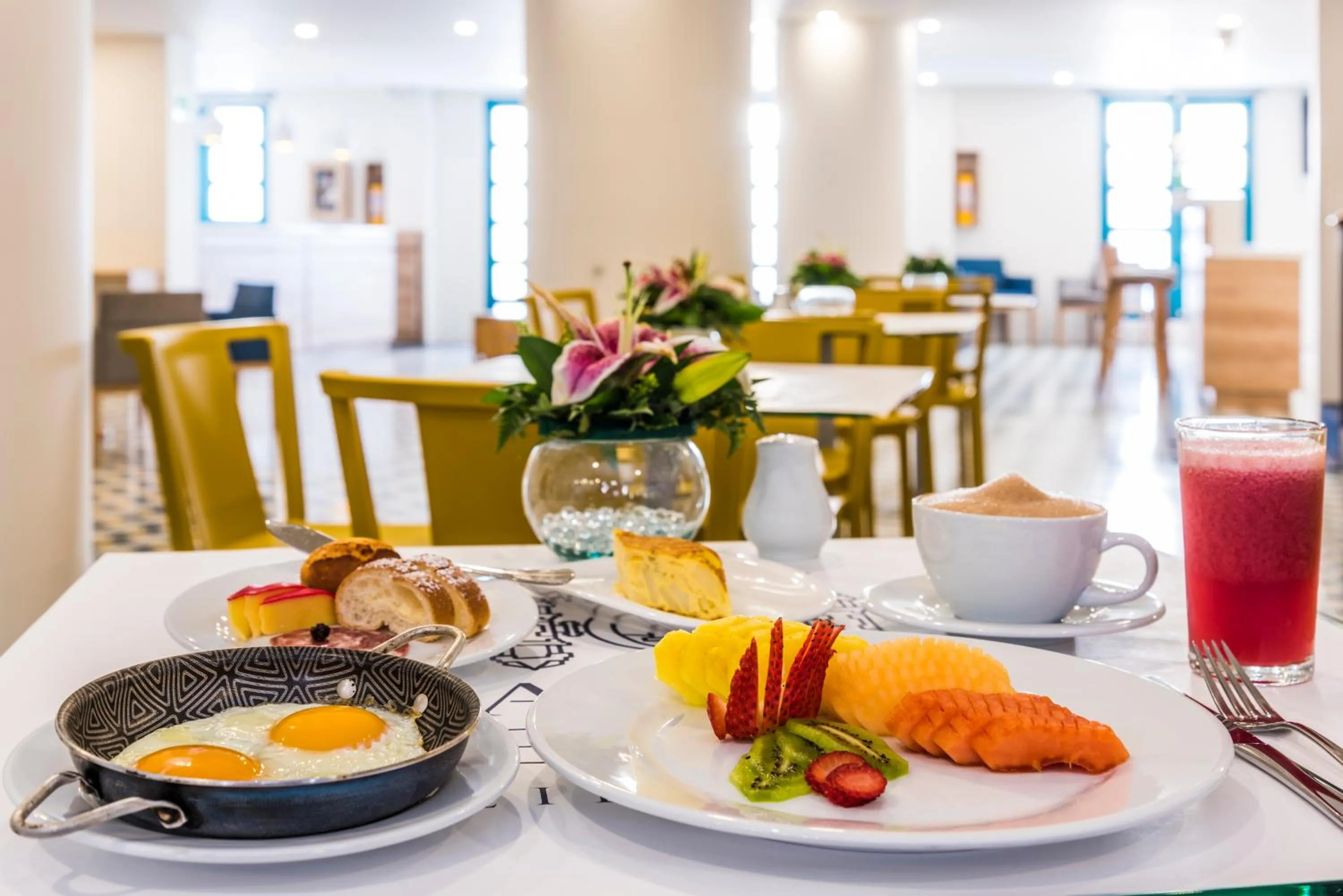 Breakfast in Hotel Camino de la Sal