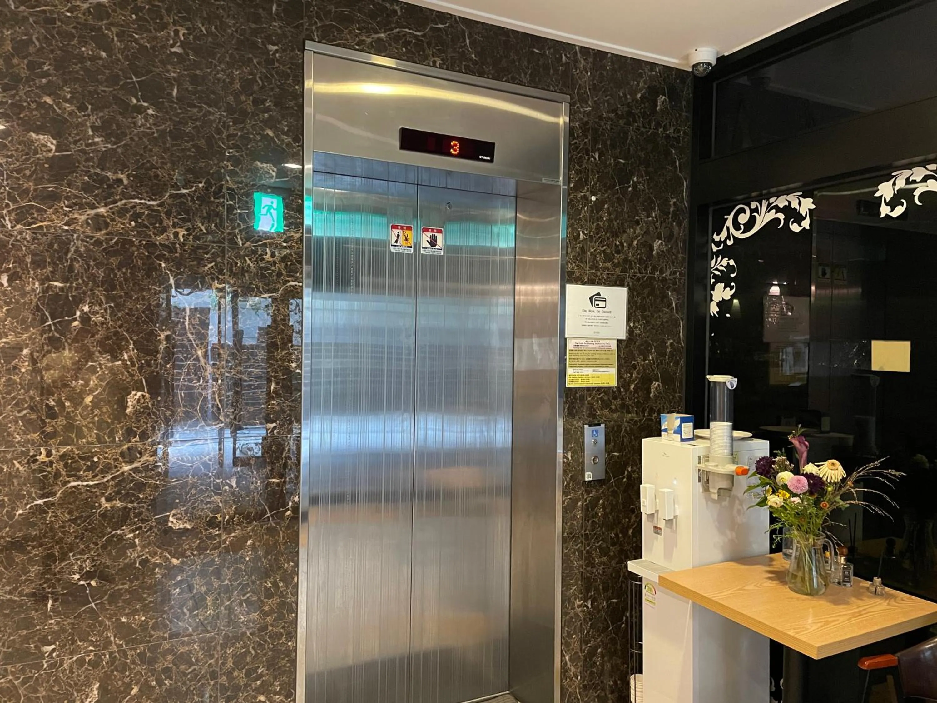 elevator in Top Hotel & Residence