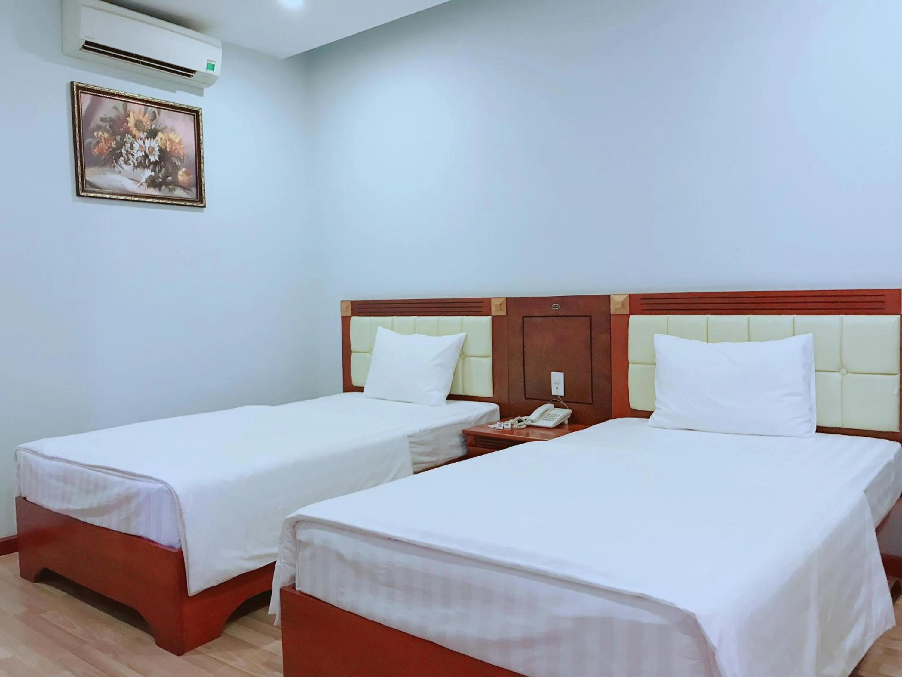 Property building, Bed in Hoang Ngoc Hotel
