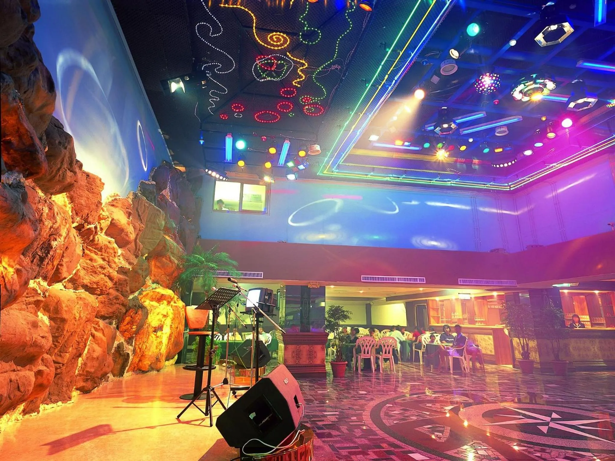 Evening entertainment in Cheng Pao Hotel