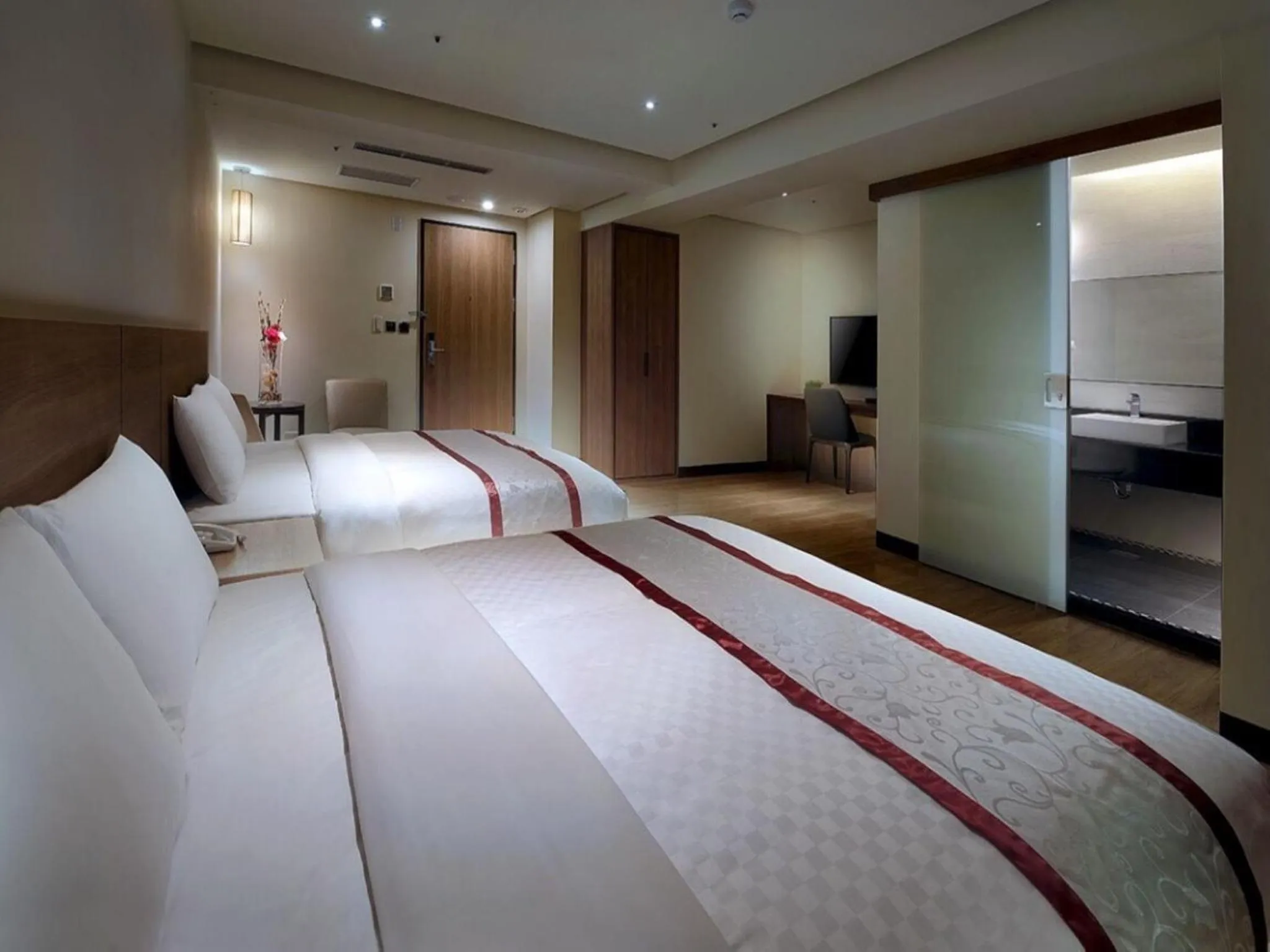 bunk bed, Bed in Cheng Pao Hotel