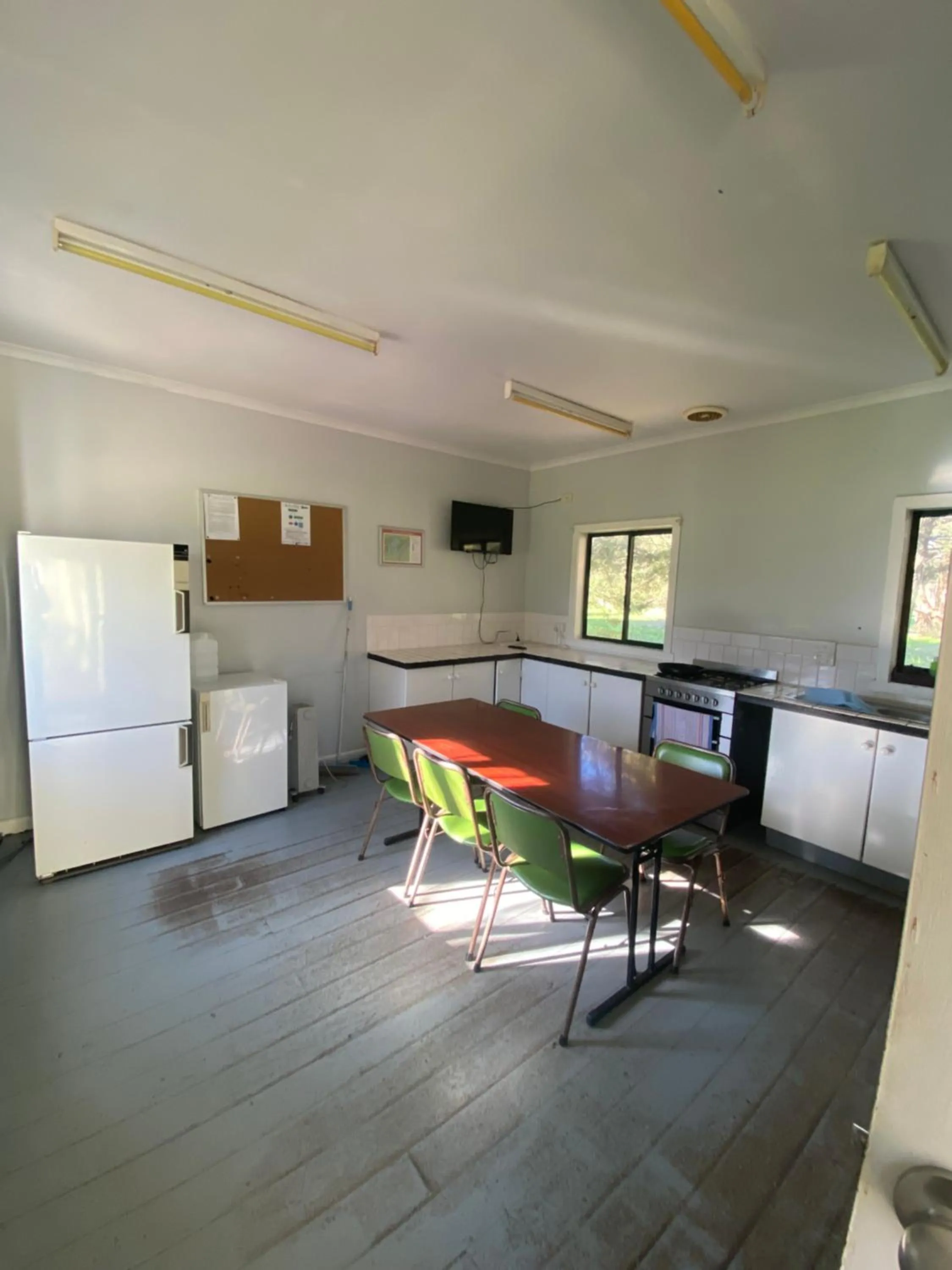 Kitchen or kitchenette in BIG4 Breeze Holiday Parks - Eildon