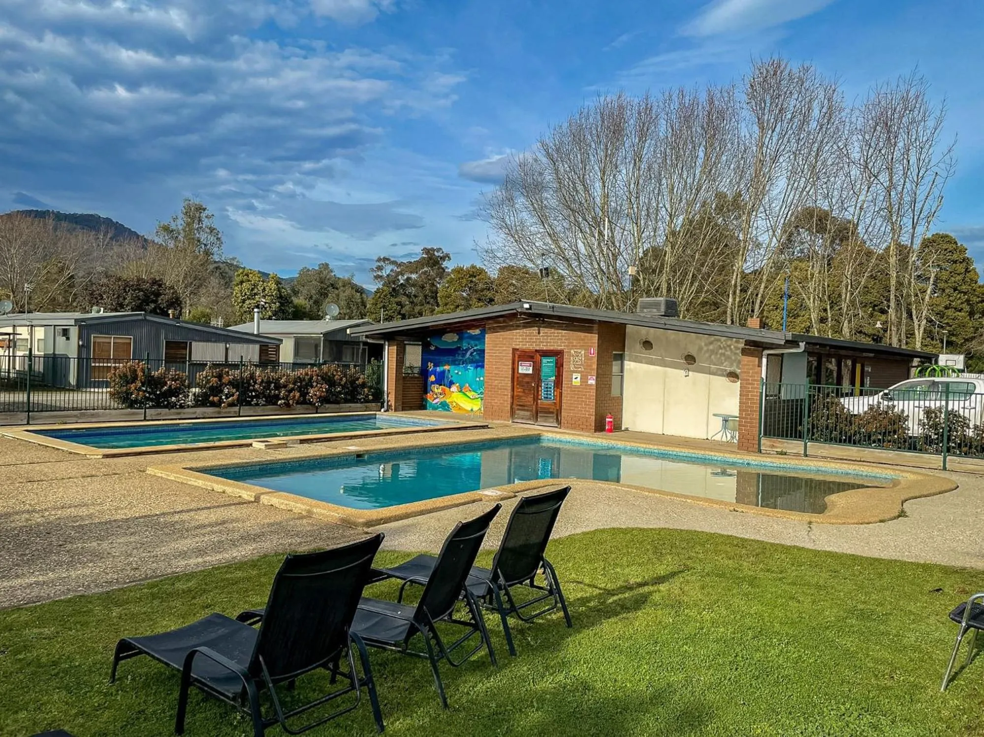 Swimming pool in BIG4 Breeze Holiday Parks - Eildon