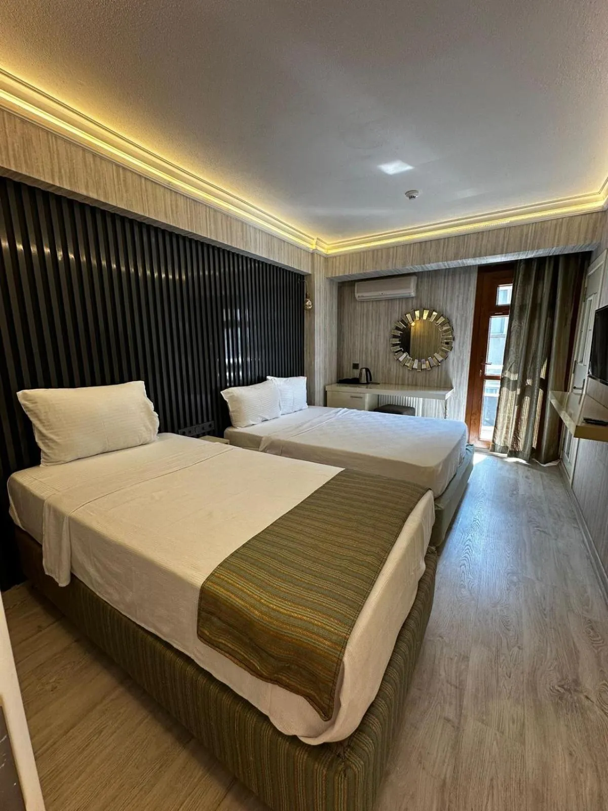 Bed in zebra otel buca