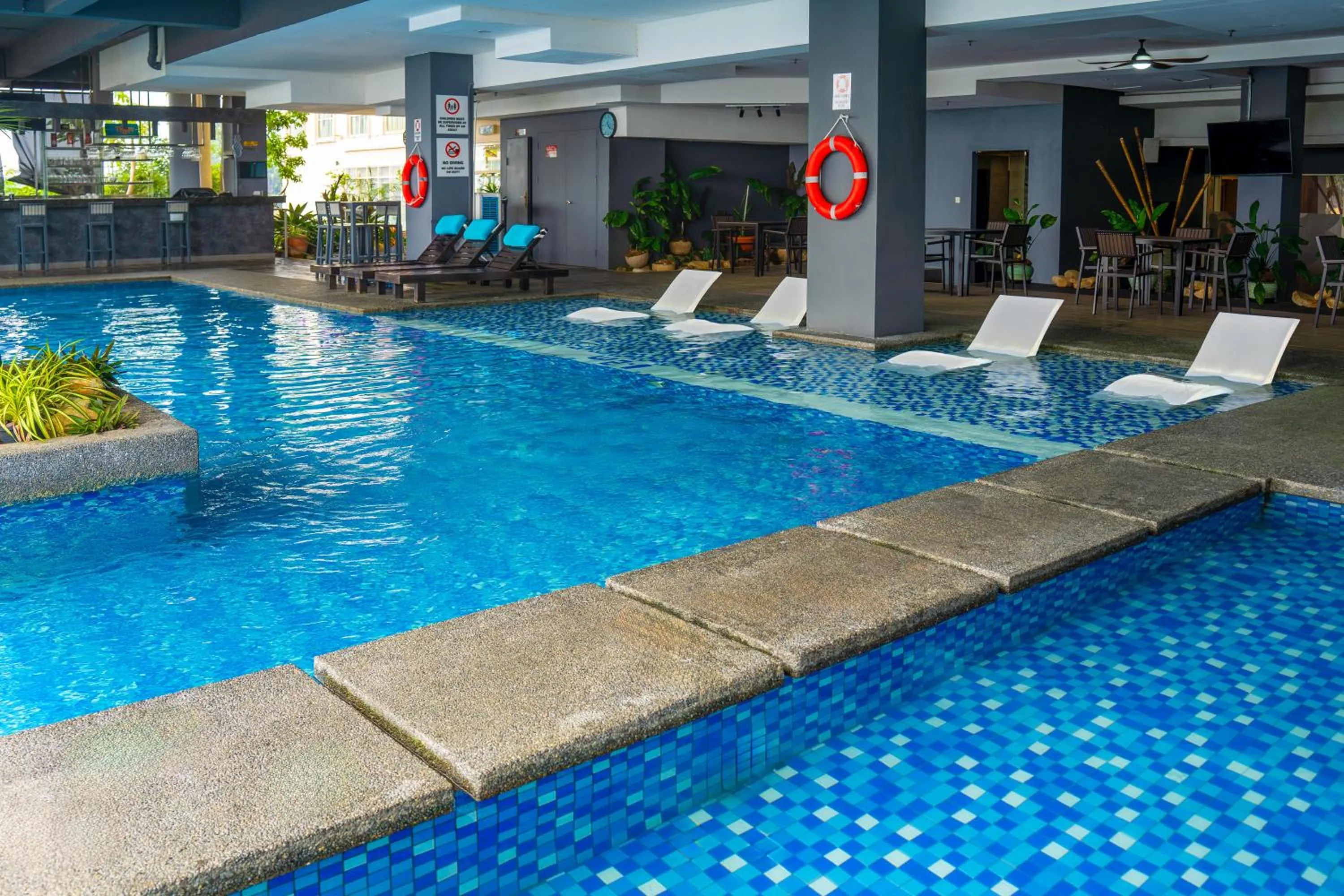 Swimming pool in The Waterfront Hotel Kuching