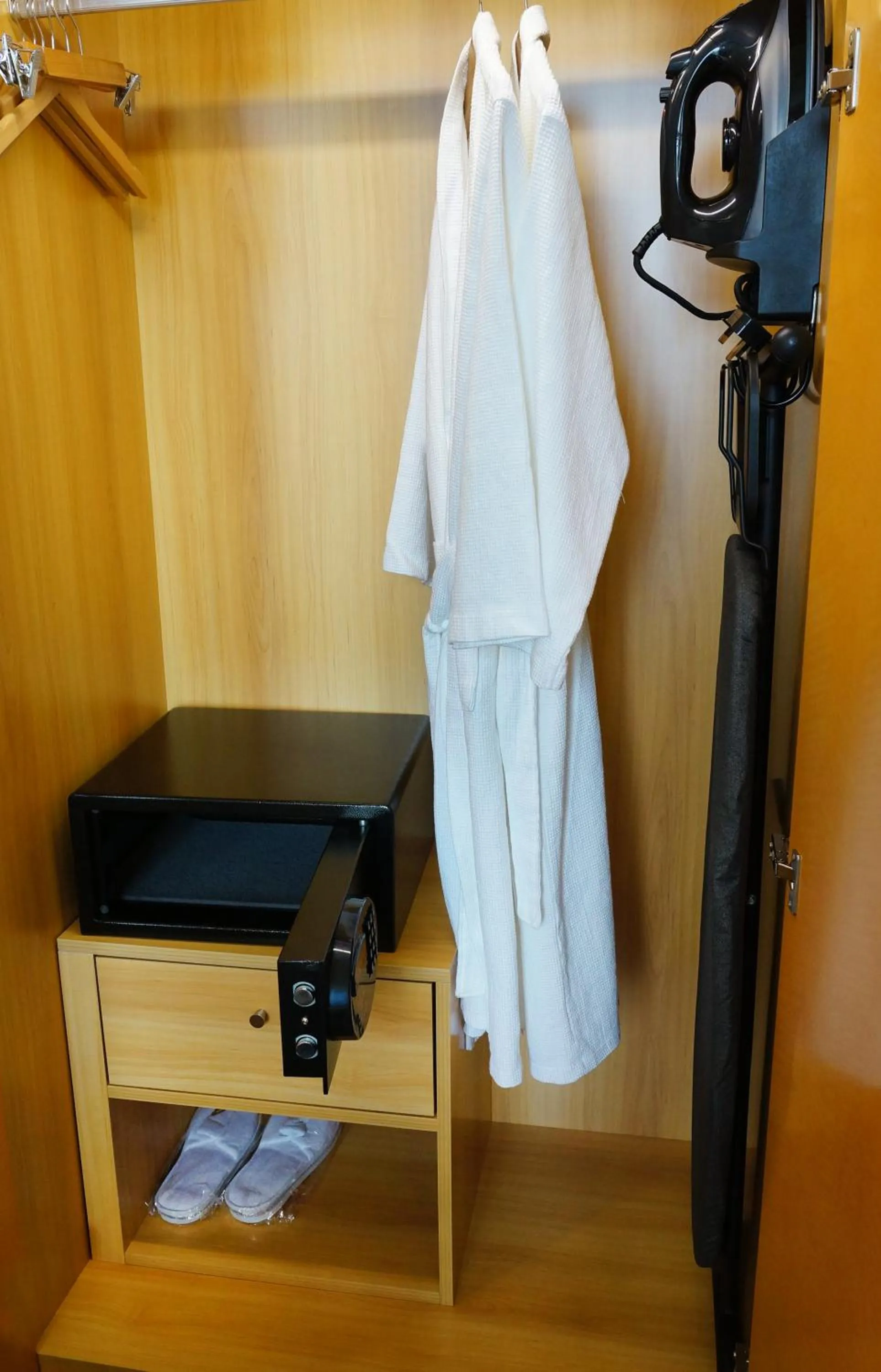 Bedroom in The Waterfront Hotel Kuching