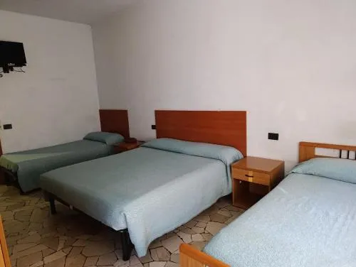 hotel mira