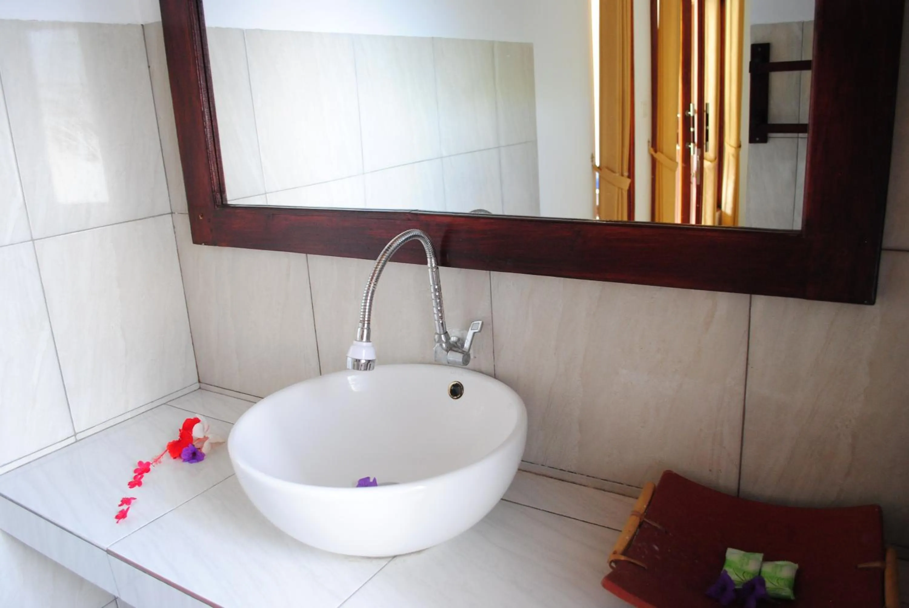 Photo of the whole room in Tiara Homestay Pemuteran Bali