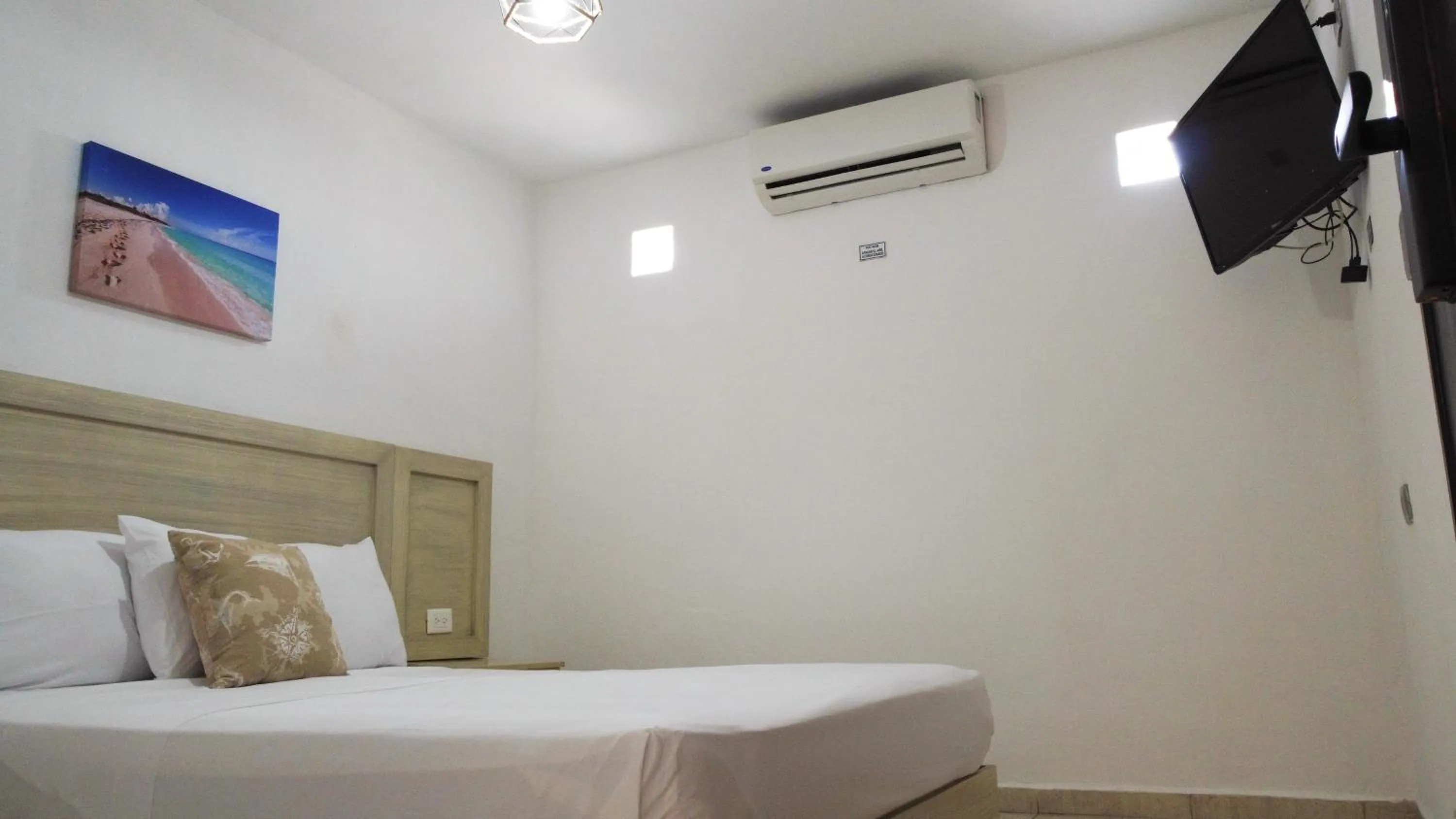 Deluxe Queen Room in Rustic Hotel Isla Mujeres