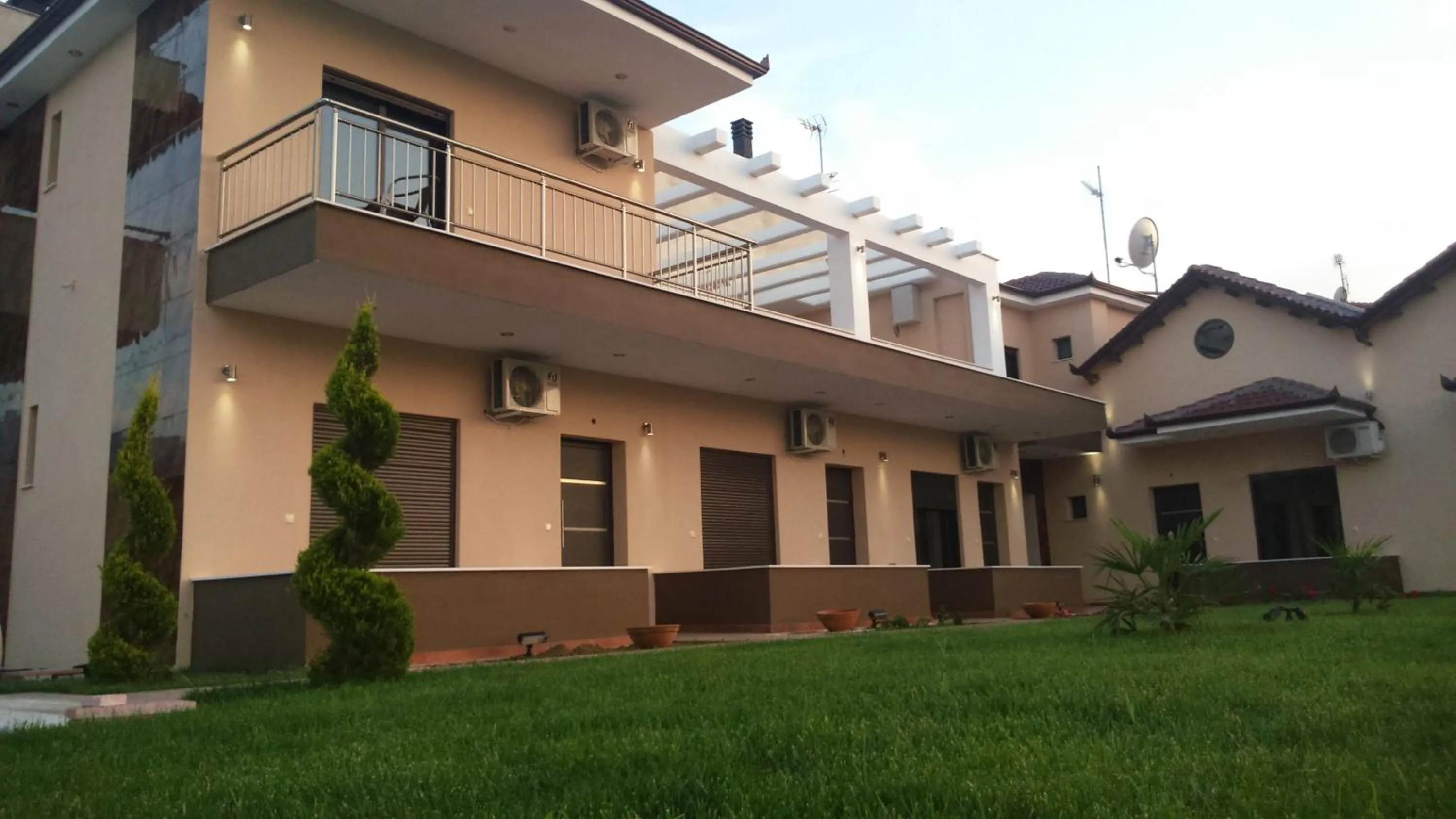 Facade/entrance in Palmyra Studios
