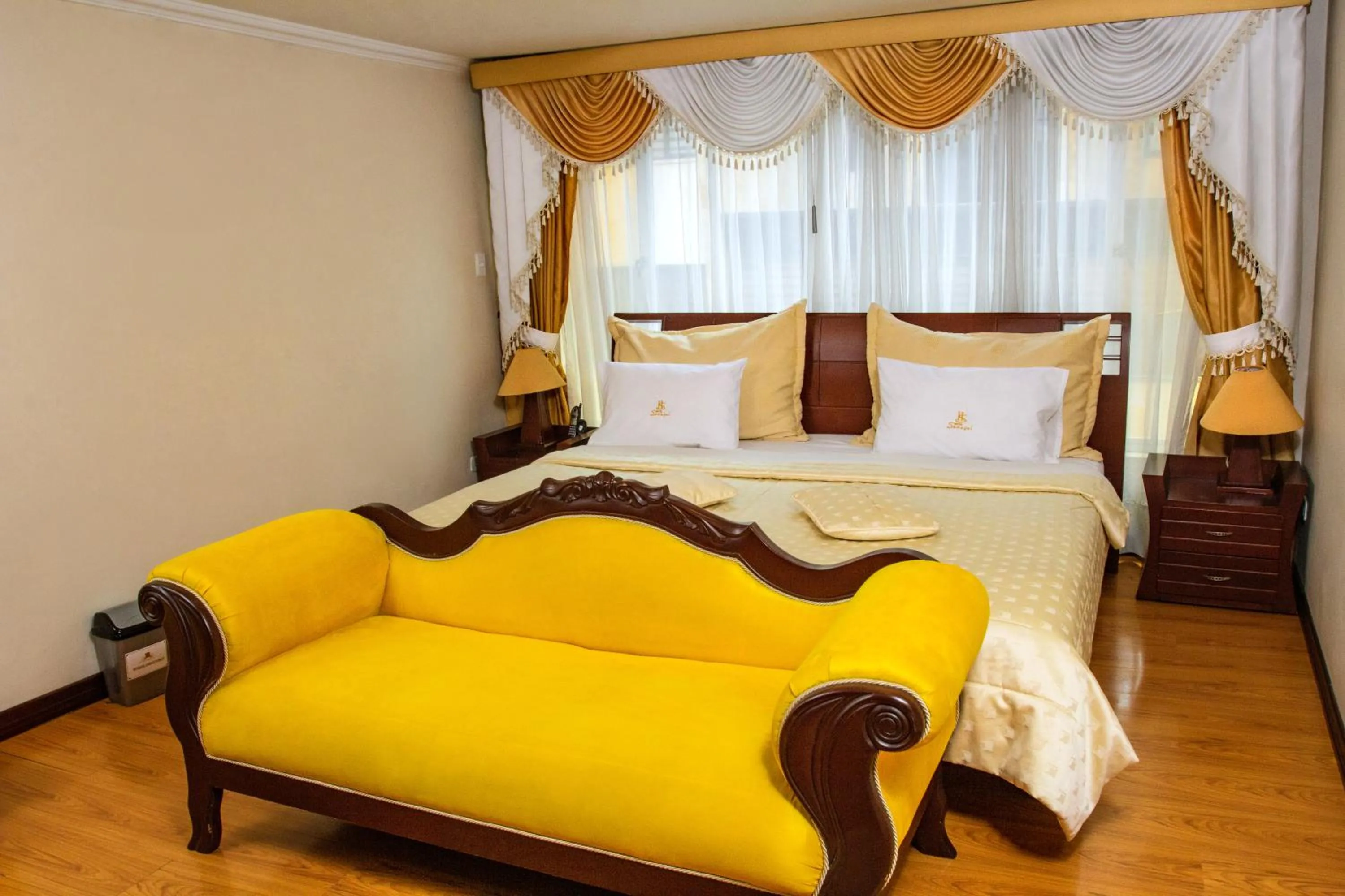 King Suite with Spa Bath in Hotel Senegal