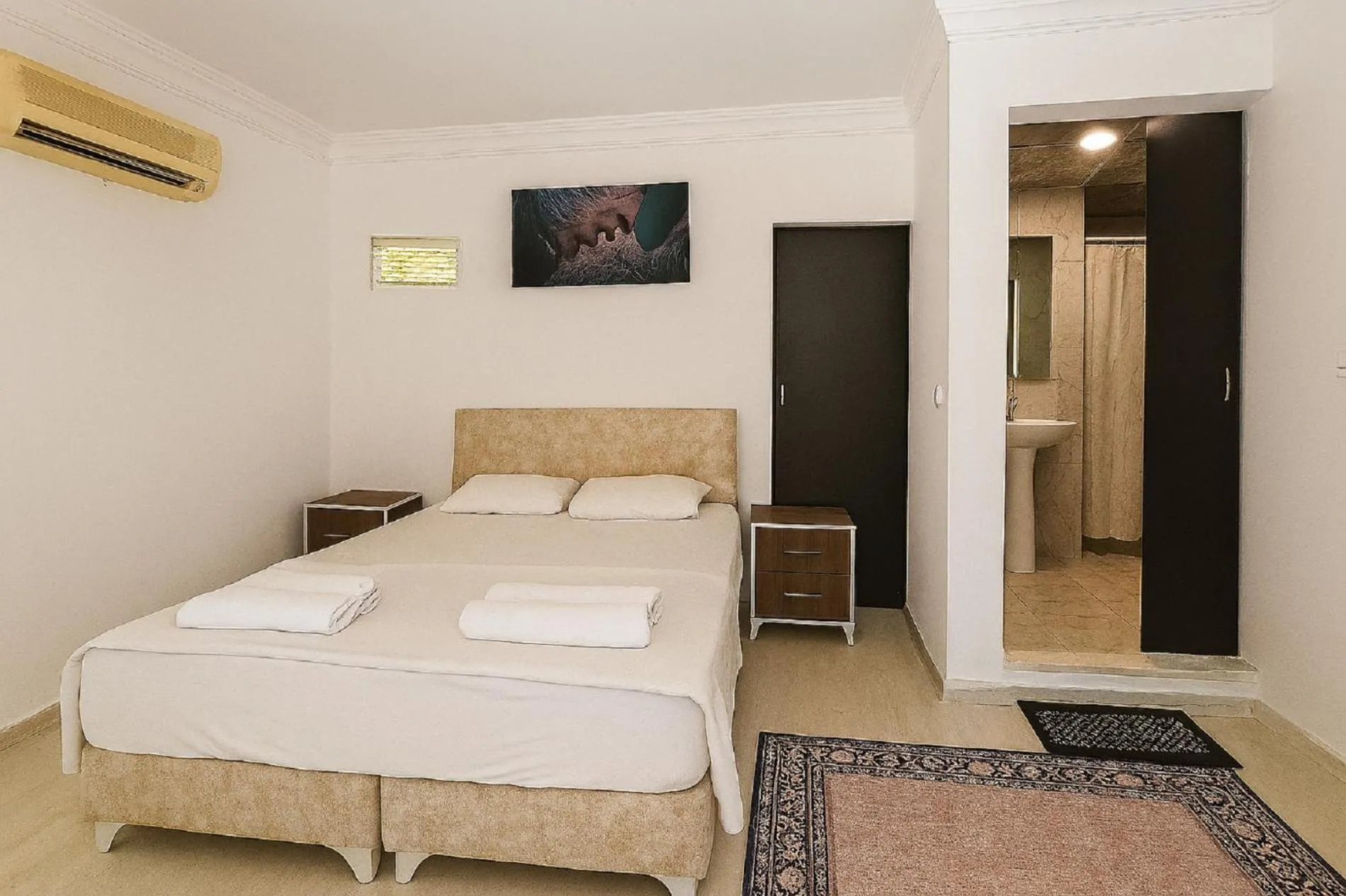 Bed in Hillside Apart House