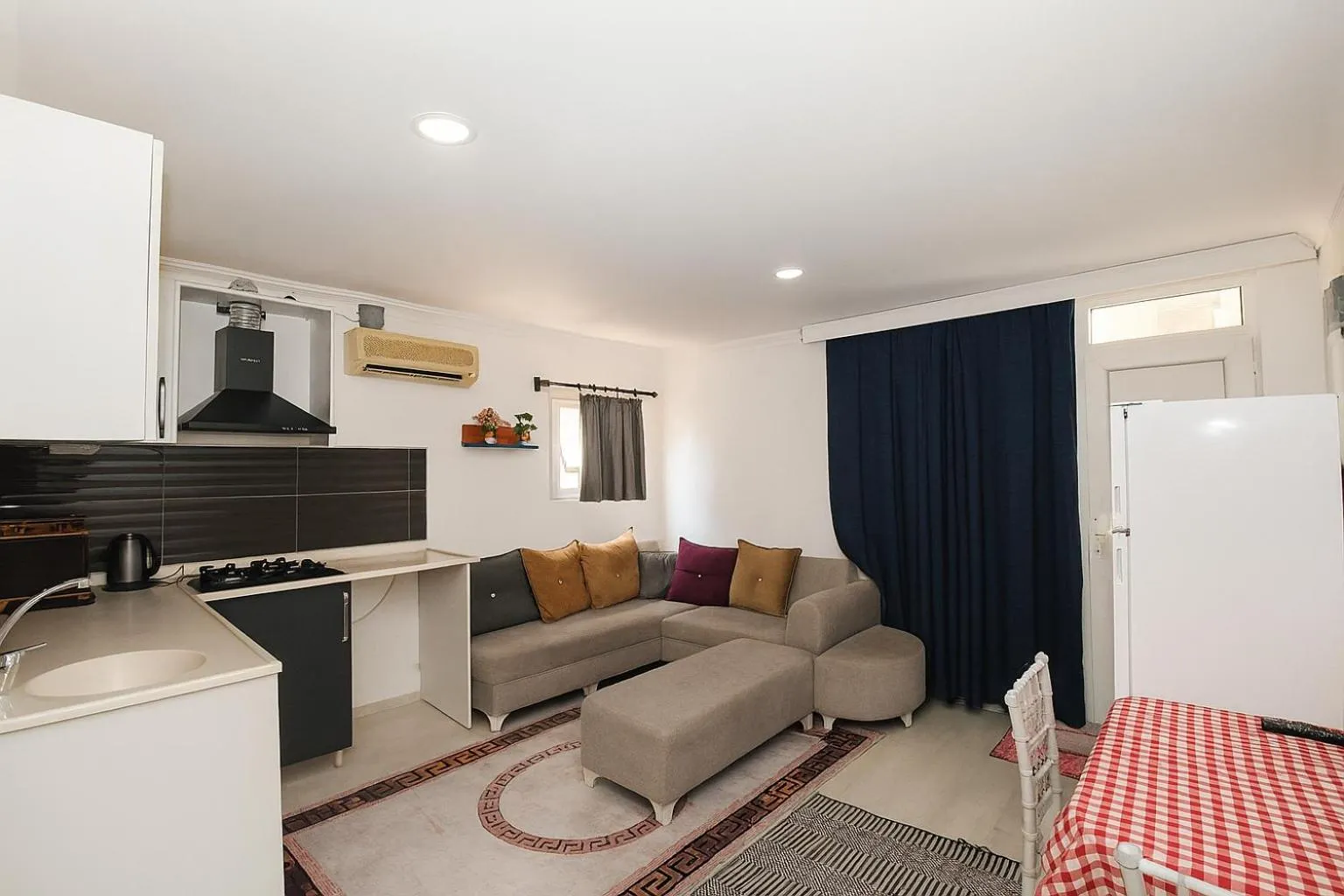 Hillside Apart House