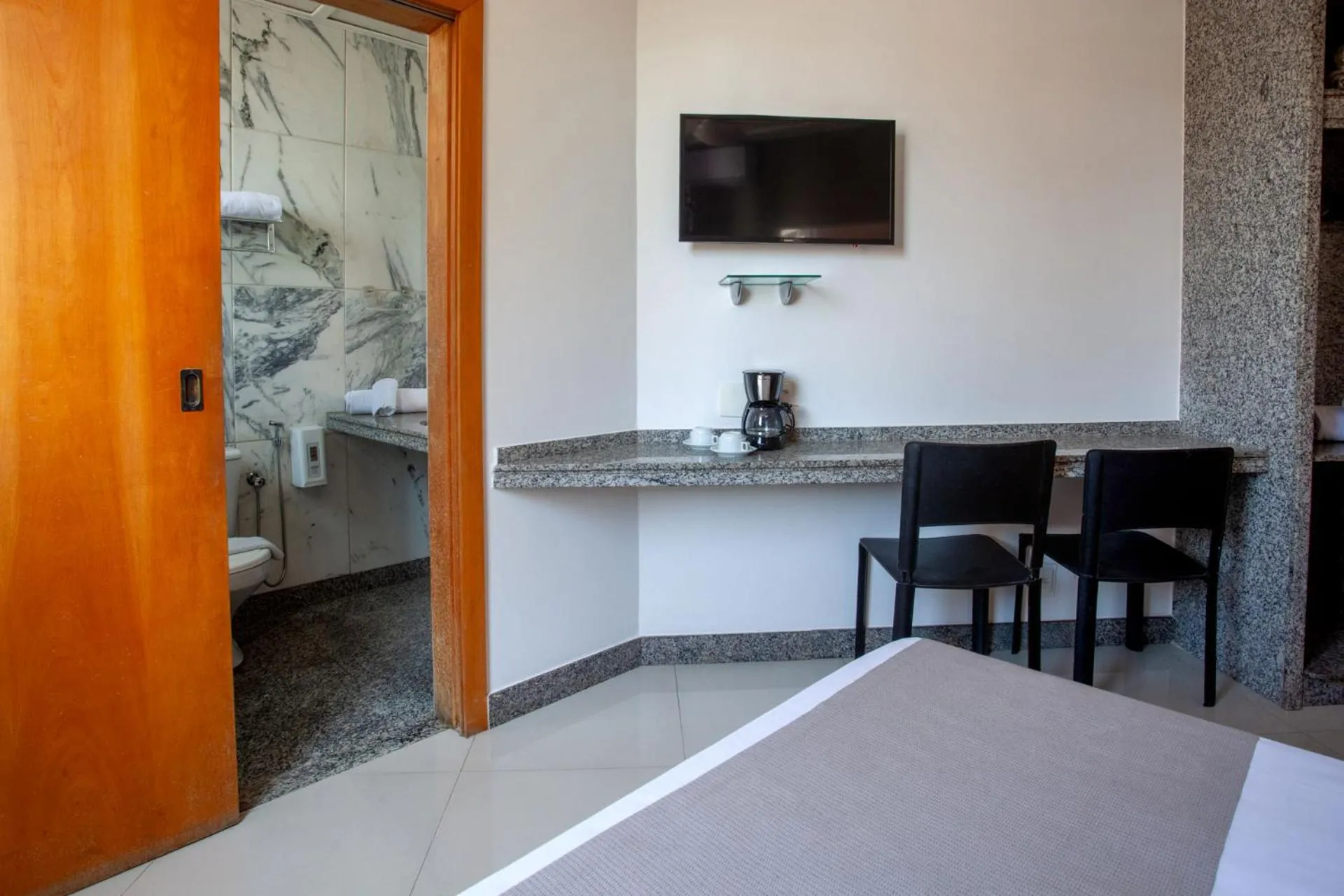 TV and multimedia, Bed in Savassinho Hotel & Residence