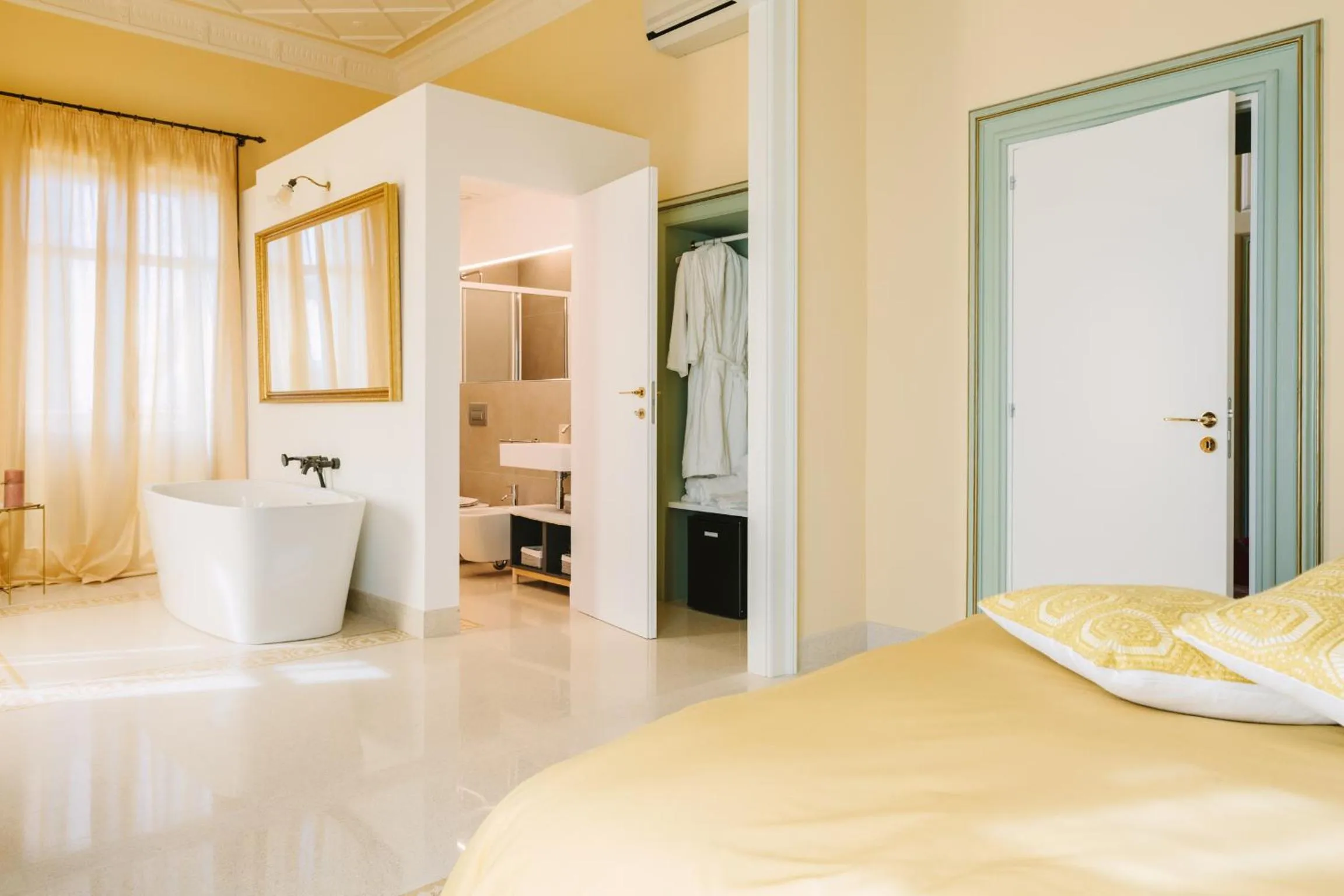 Photo of the whole room, Bed in Dimora Archimedea