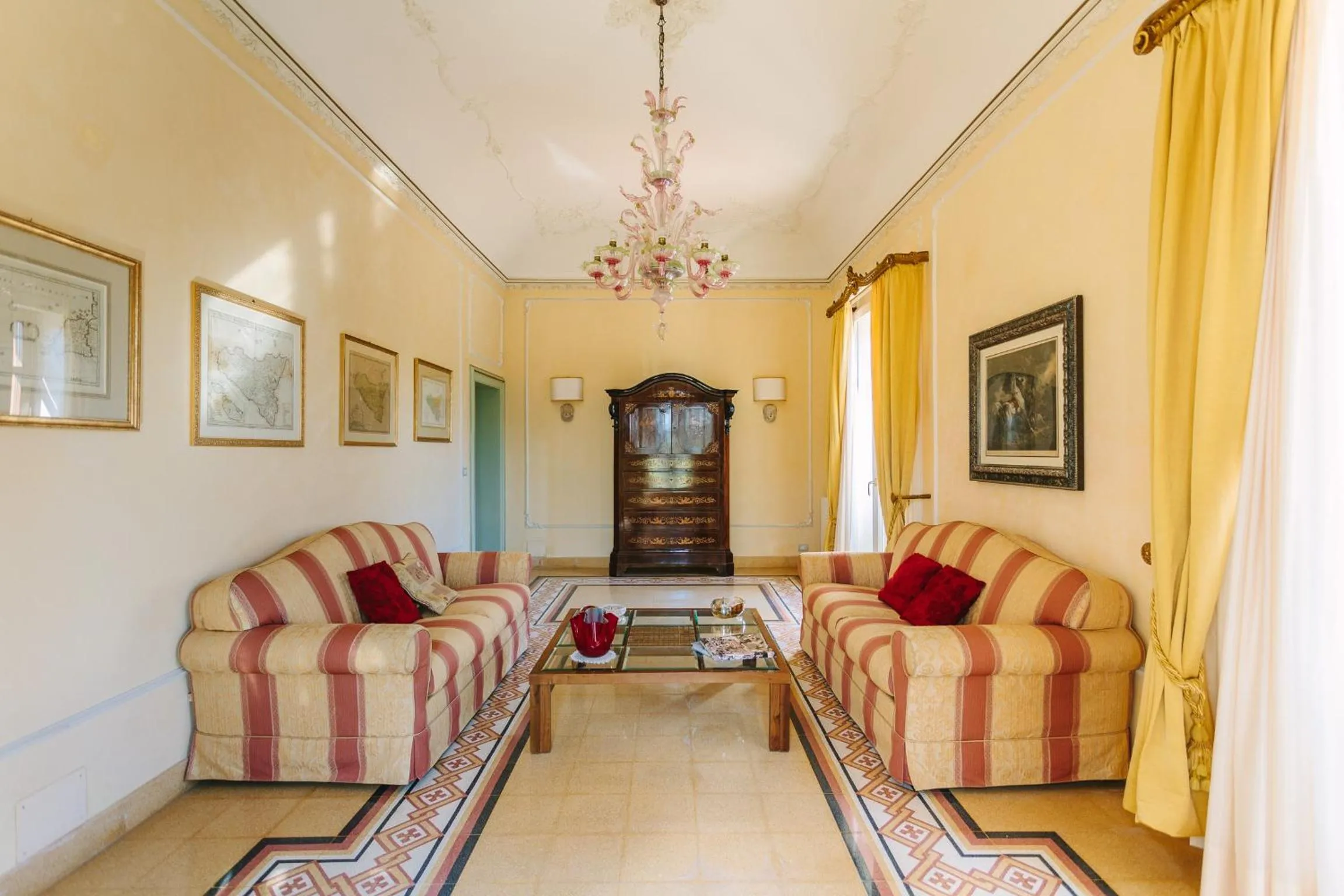 Communal lounge/ TV room in Dimora Archimedea