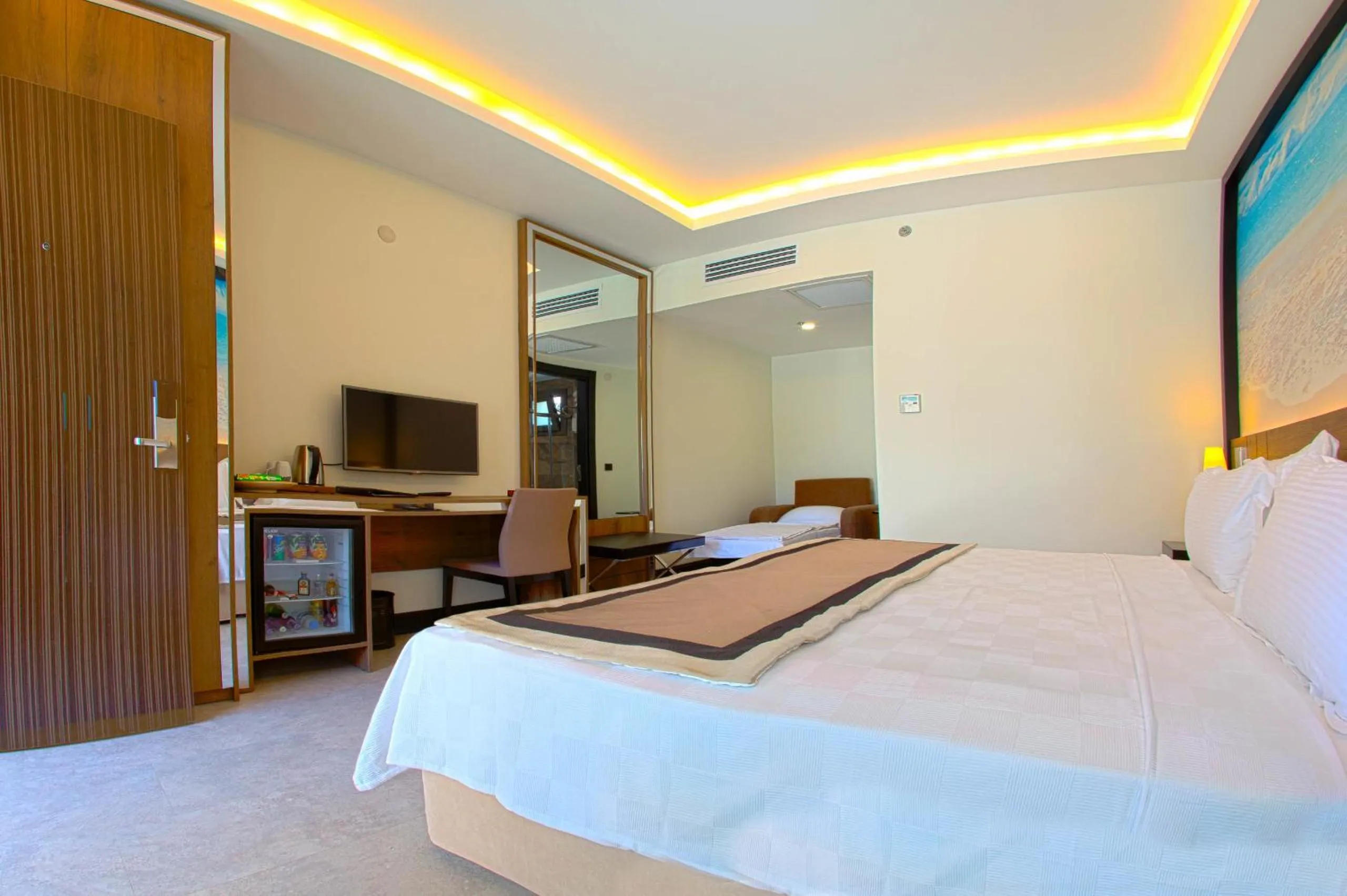 Photo of the whole room, Bed in Northdoor Hotel