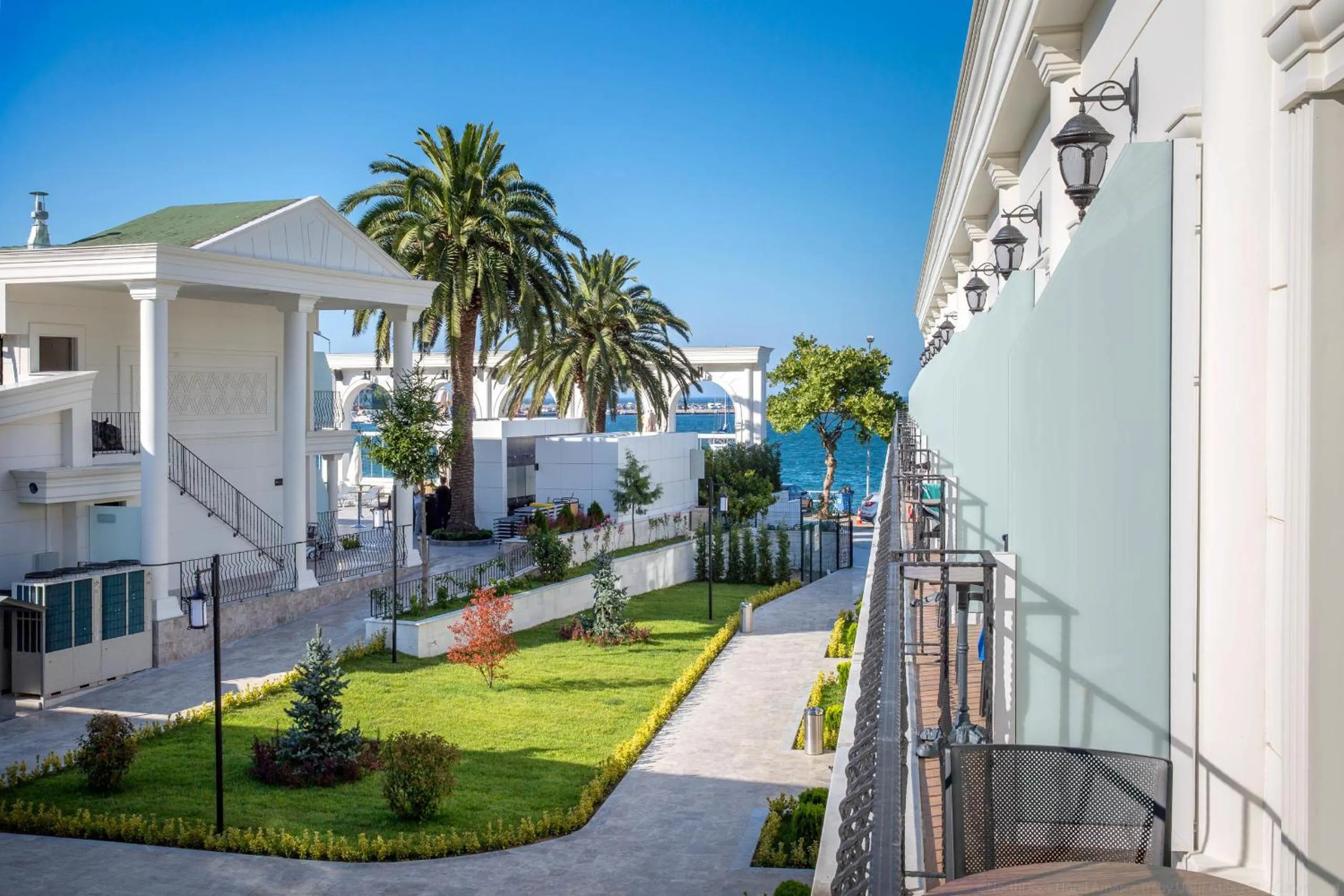 Property building in Northdoor Hotel