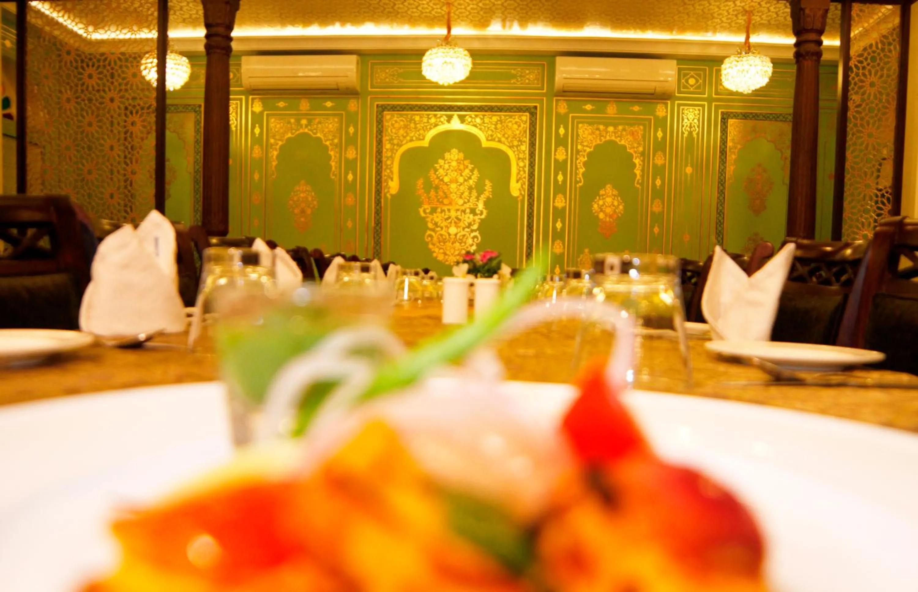 Restaurant/places to eat in Grand Uniara A Heritage Hotel