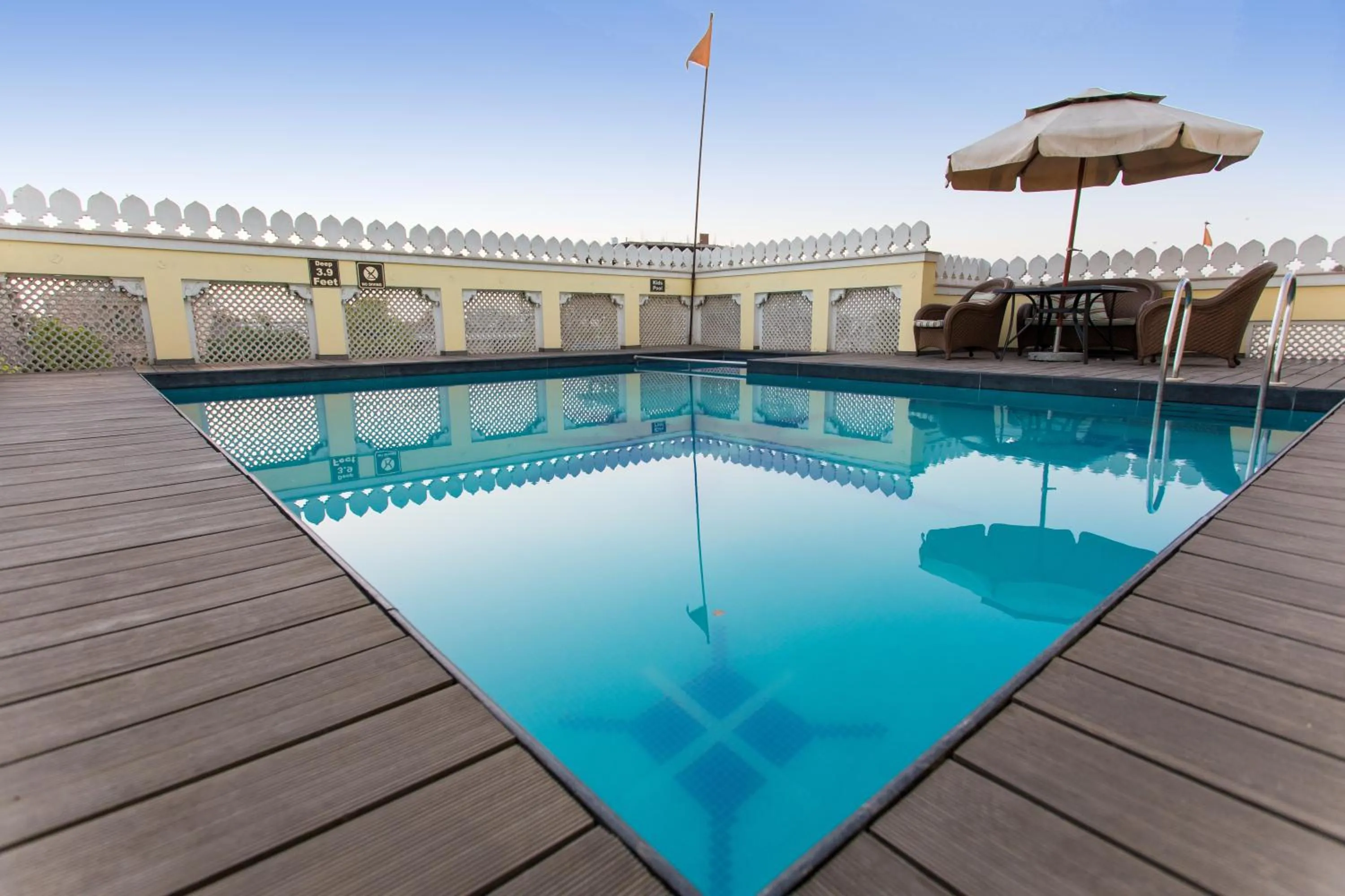 Swimming pool in Grand Uniara A Heritage Hotel