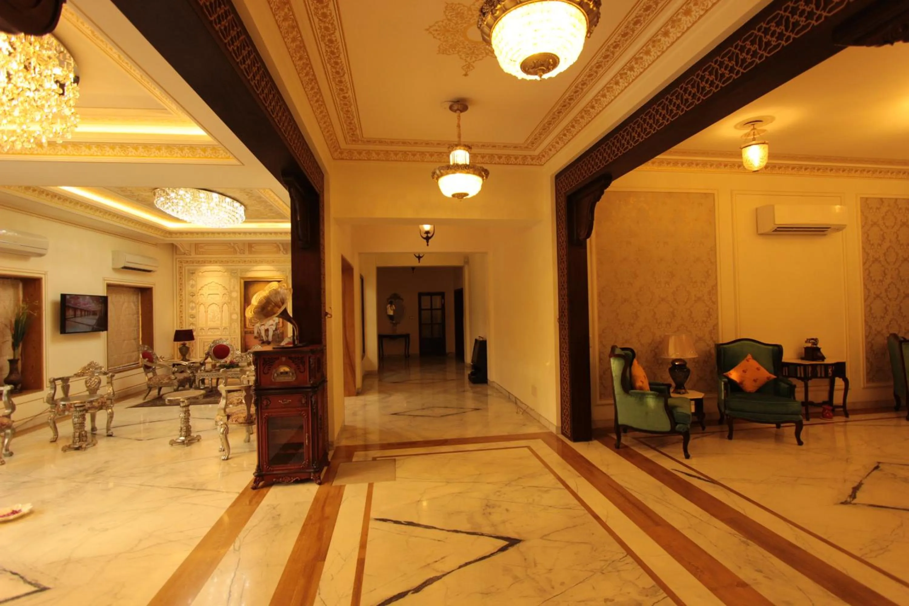 Lobby or reception in Grand Uniara A Heritage Hotel