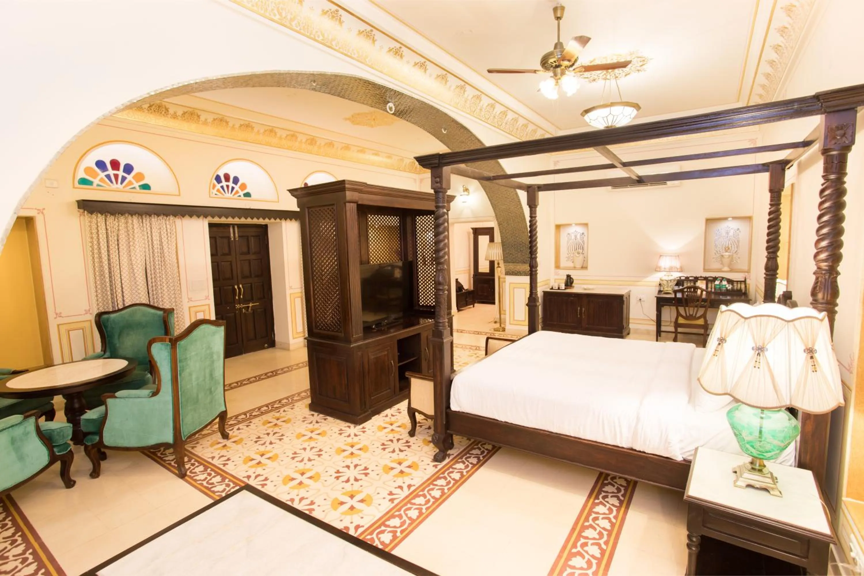 Bed in Grand Uniara A Heritage Hotel