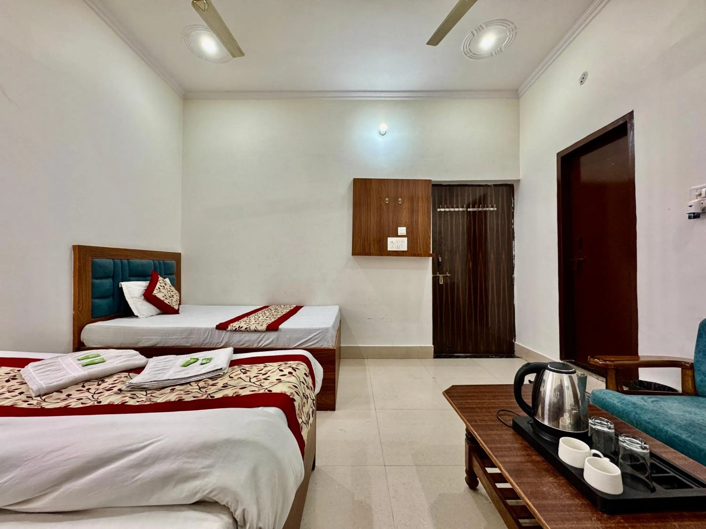 Bed in Murli Manohar Palace