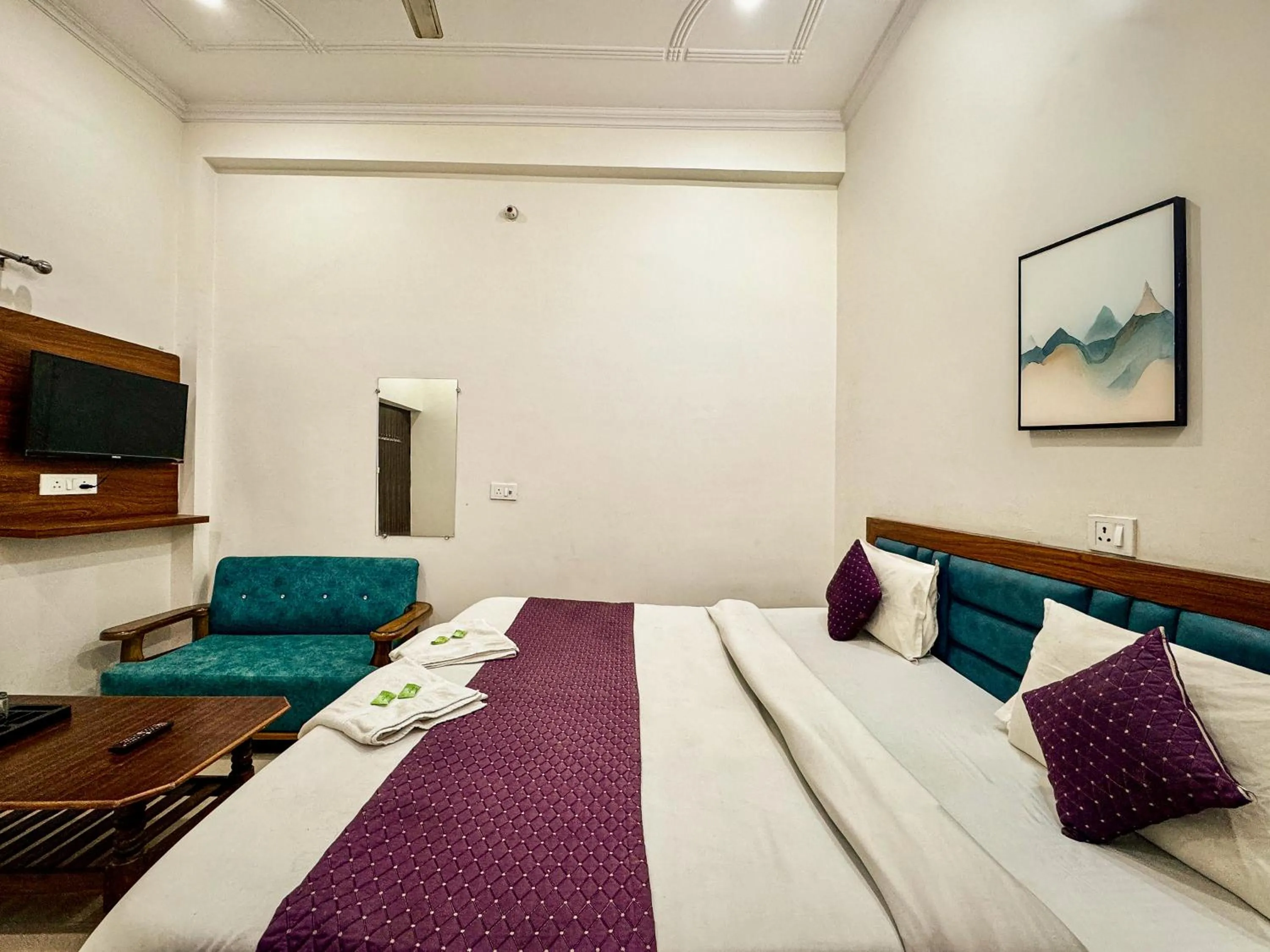 Bed in Murli Manohar Palace