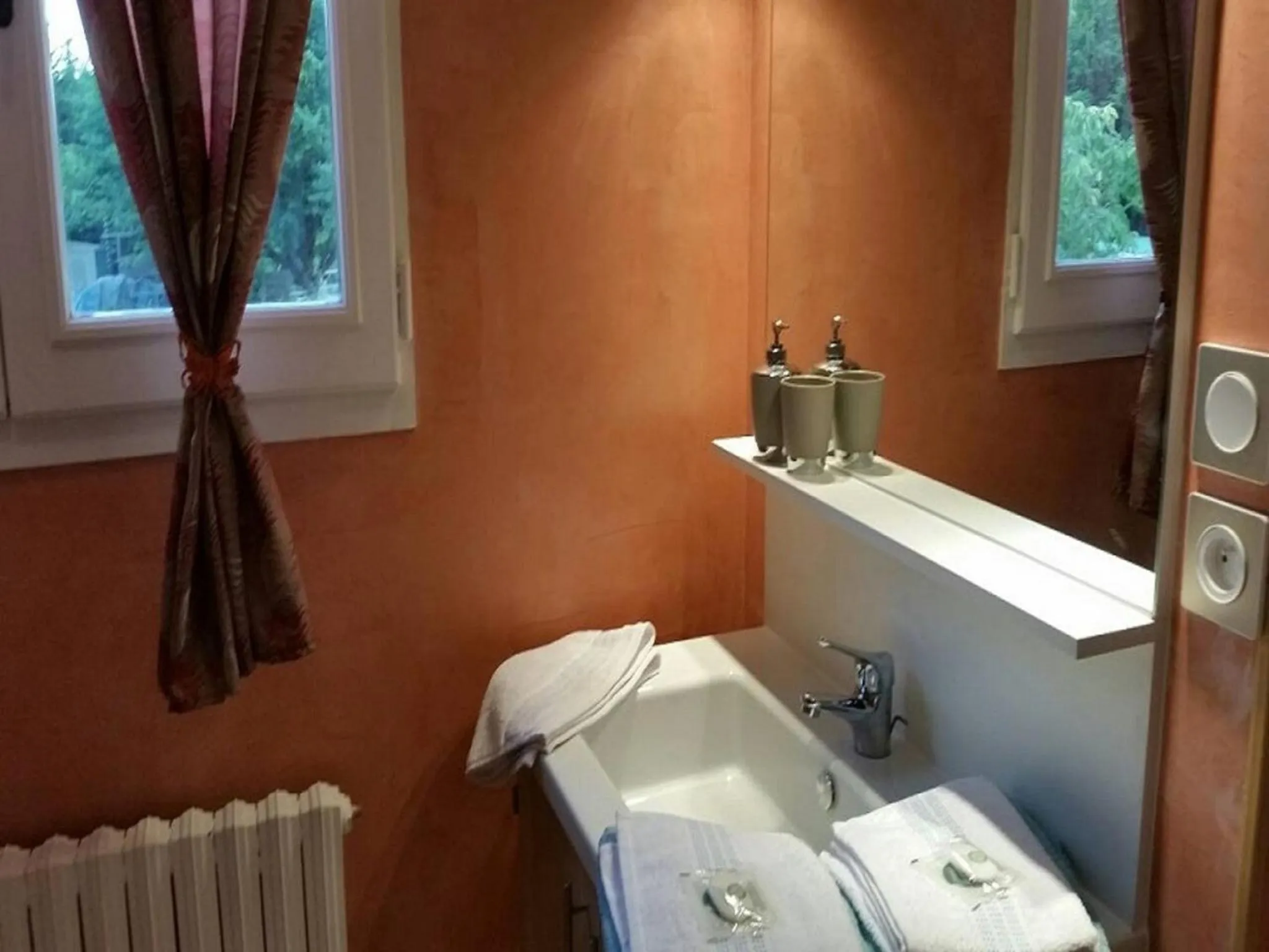 Shower in Chambres D'hôtes du Plessis