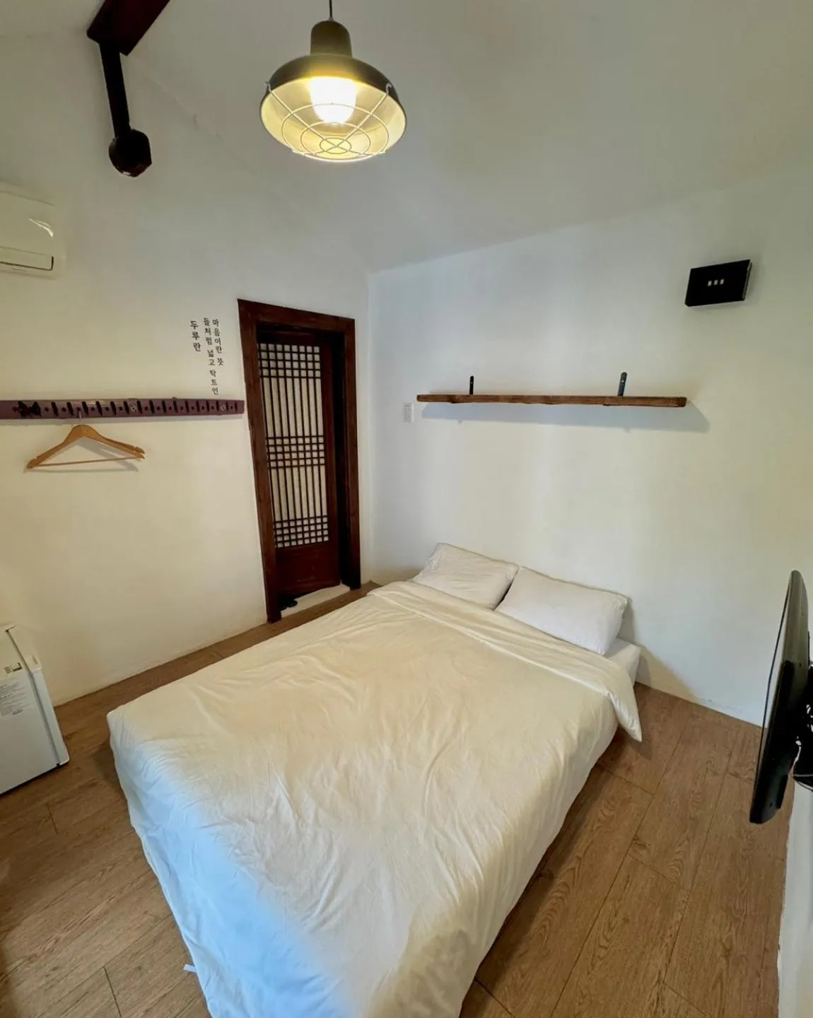 Bed in Jeonju Gaindang Hanok Stay