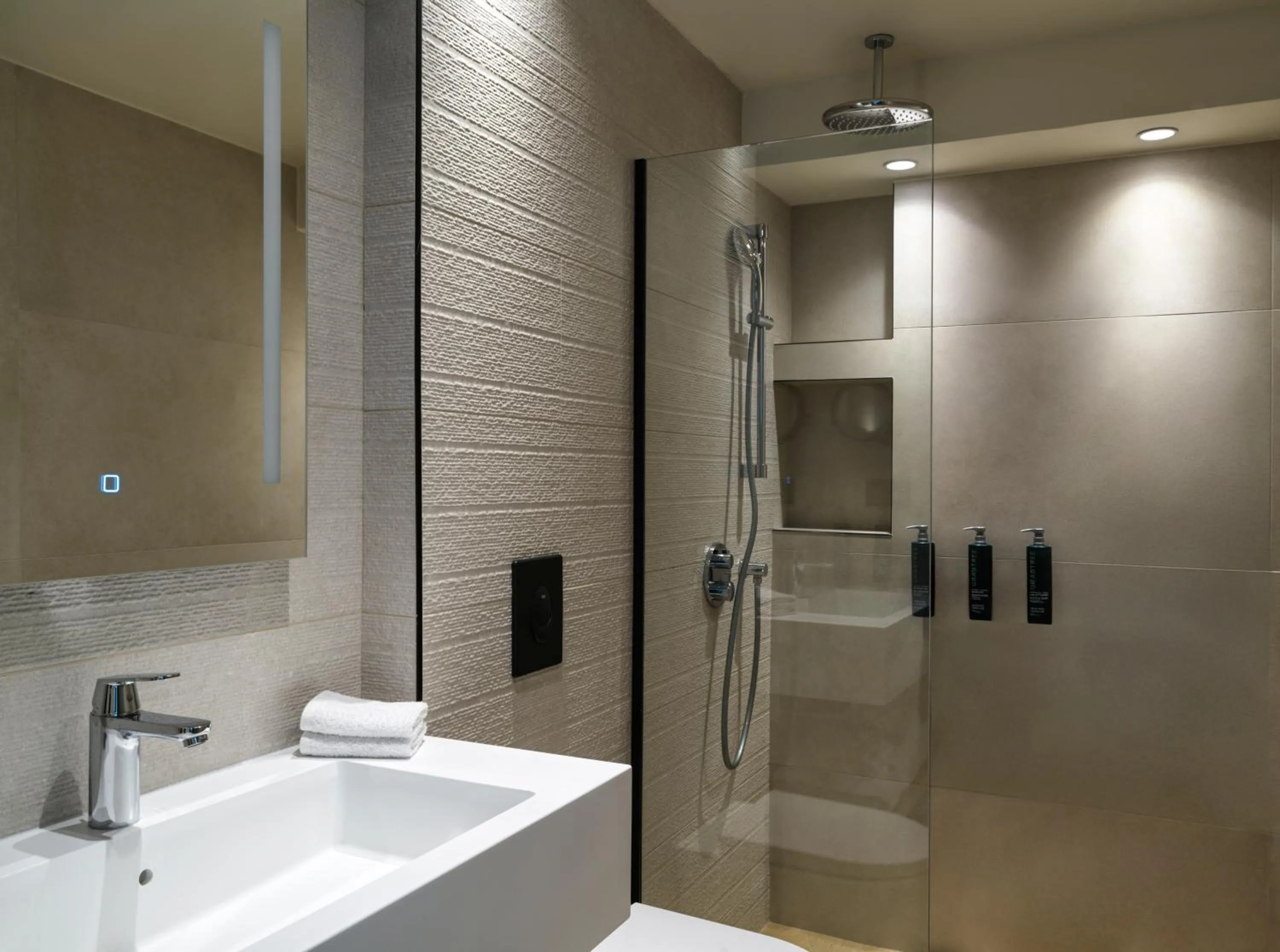 Bathroom in Hilton Garden Inn Chania City