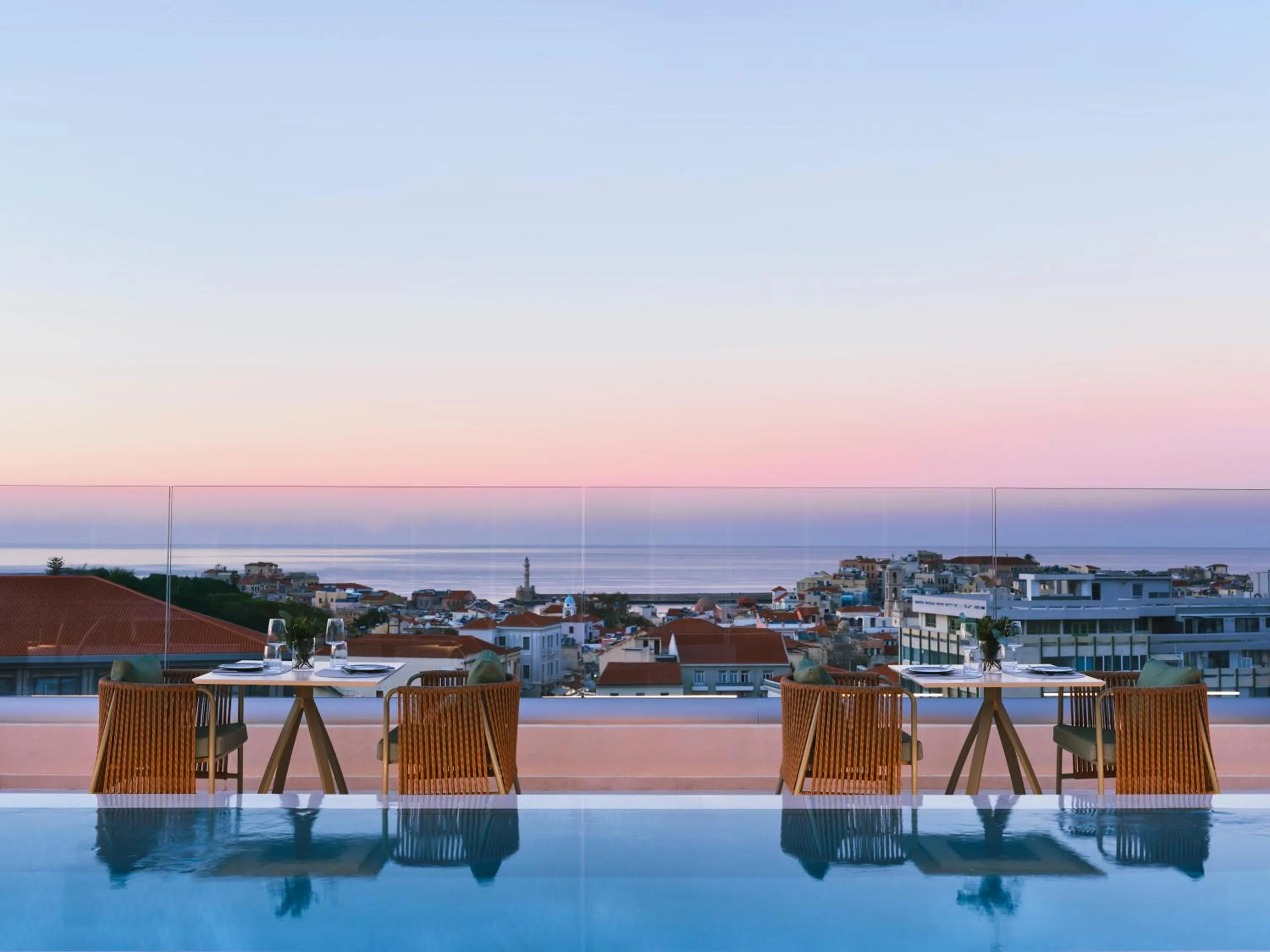 Lounge or bar in Hilton Garden Inn Chania City