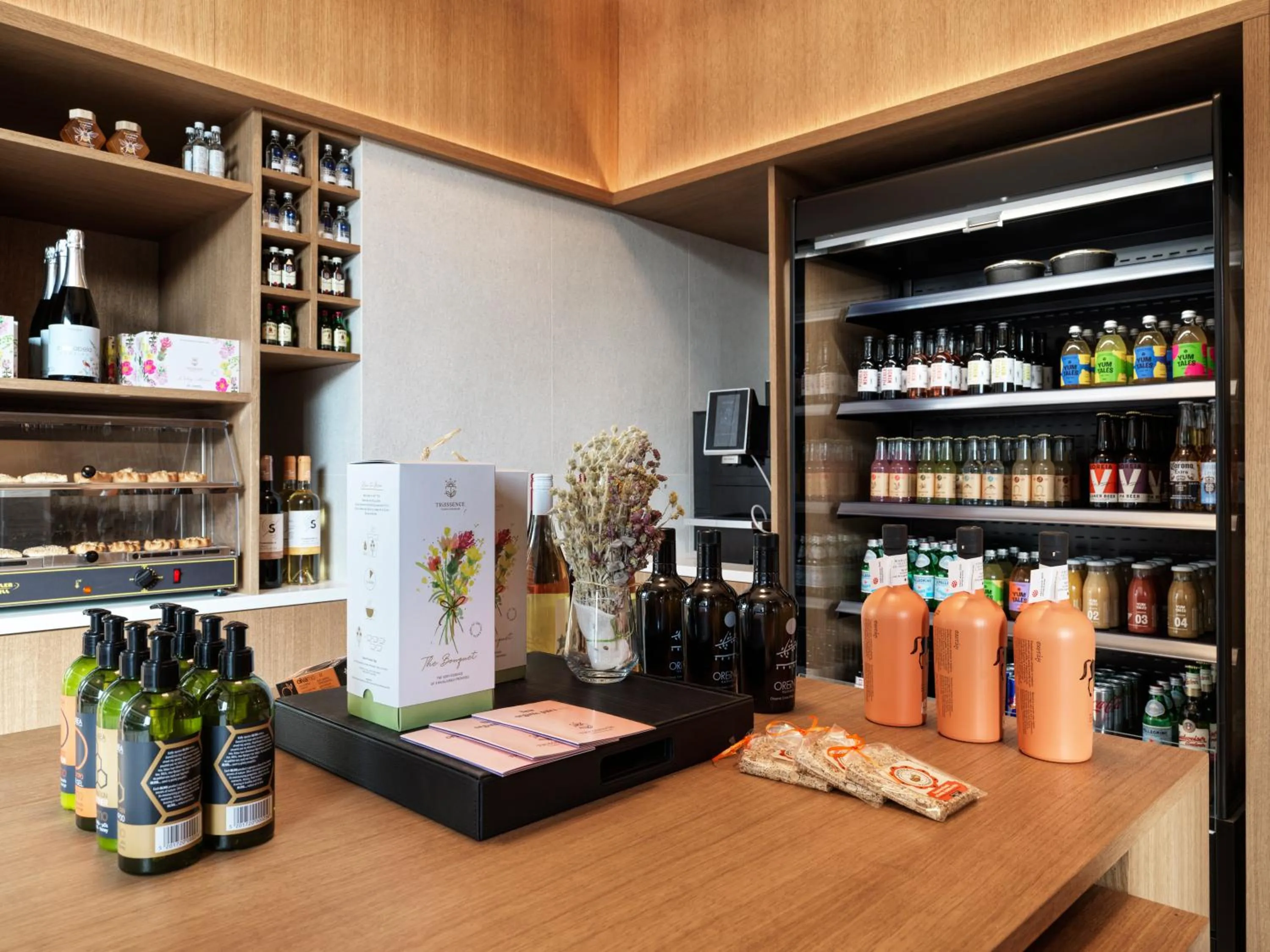 On-site shops in Hilton Garden Inn Chania City