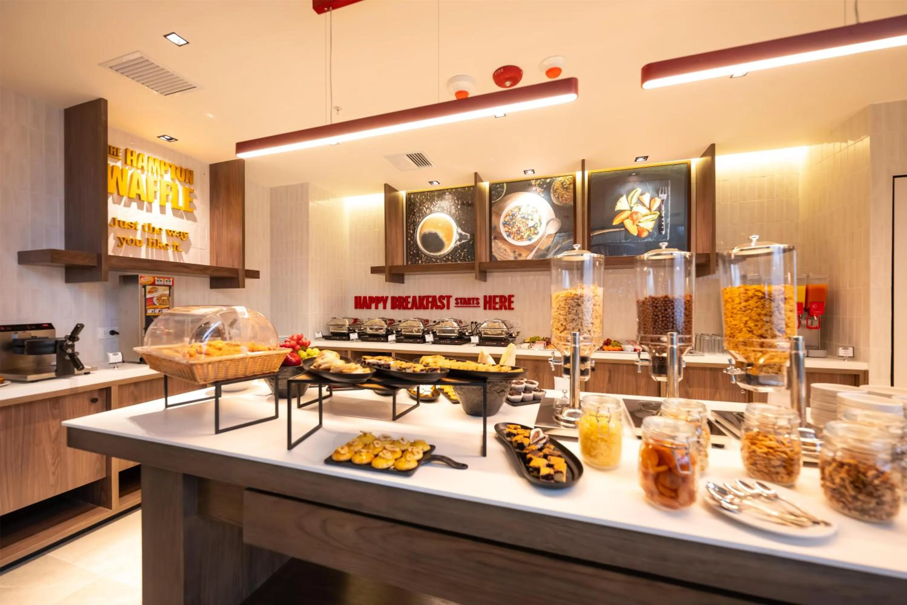 Buffet breakfast in Hotel Hampton By Hilton Santiago De Los Caballeros
