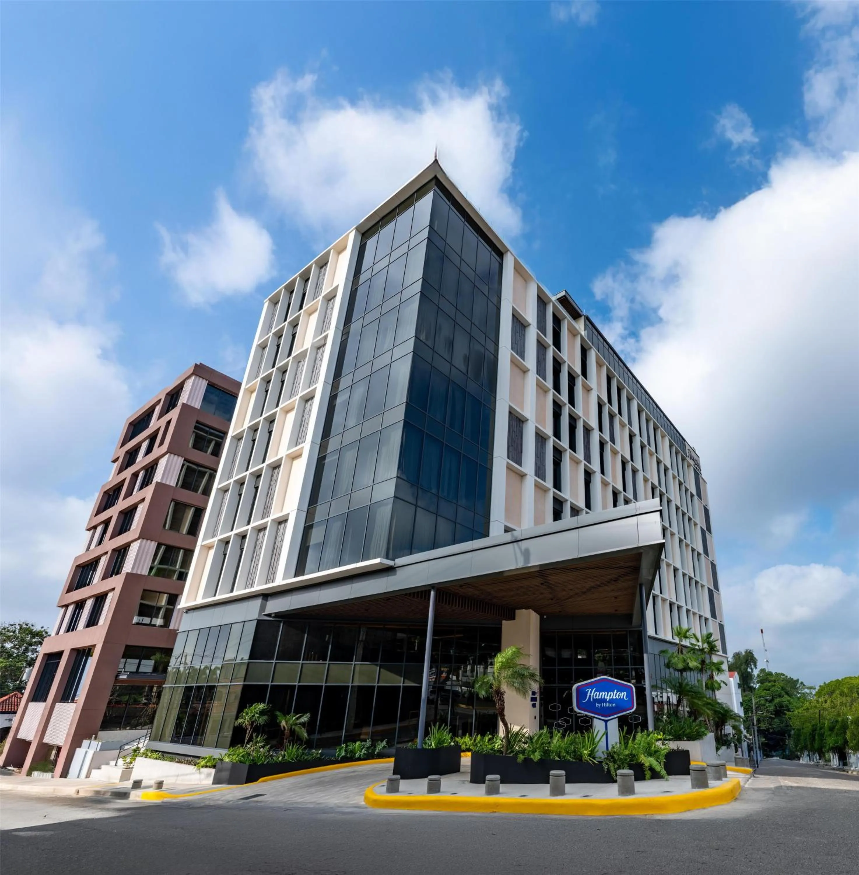 Property building in Hotel Hampton By Hilton Santiago De Los Caballeros