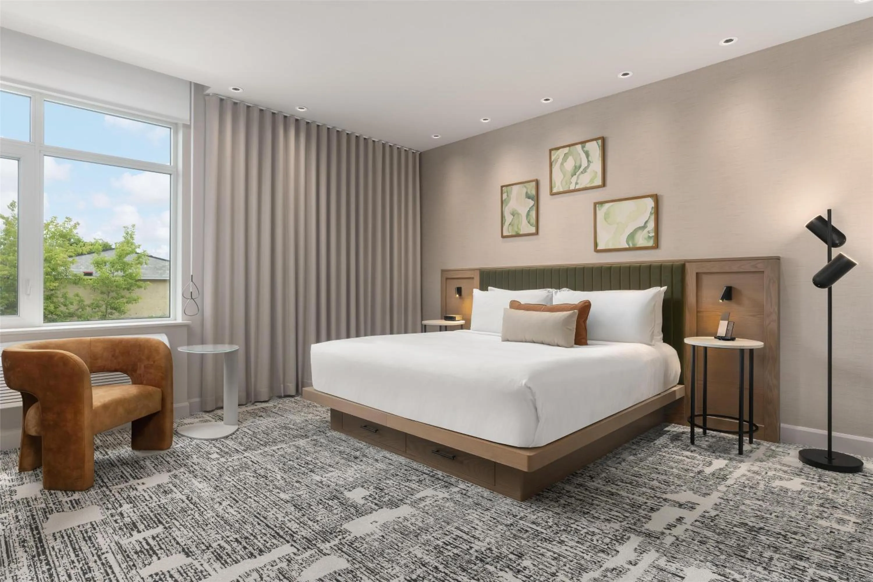 Bed in Hotel Railwayparc Montreal, Tapestry Collection By Hilton