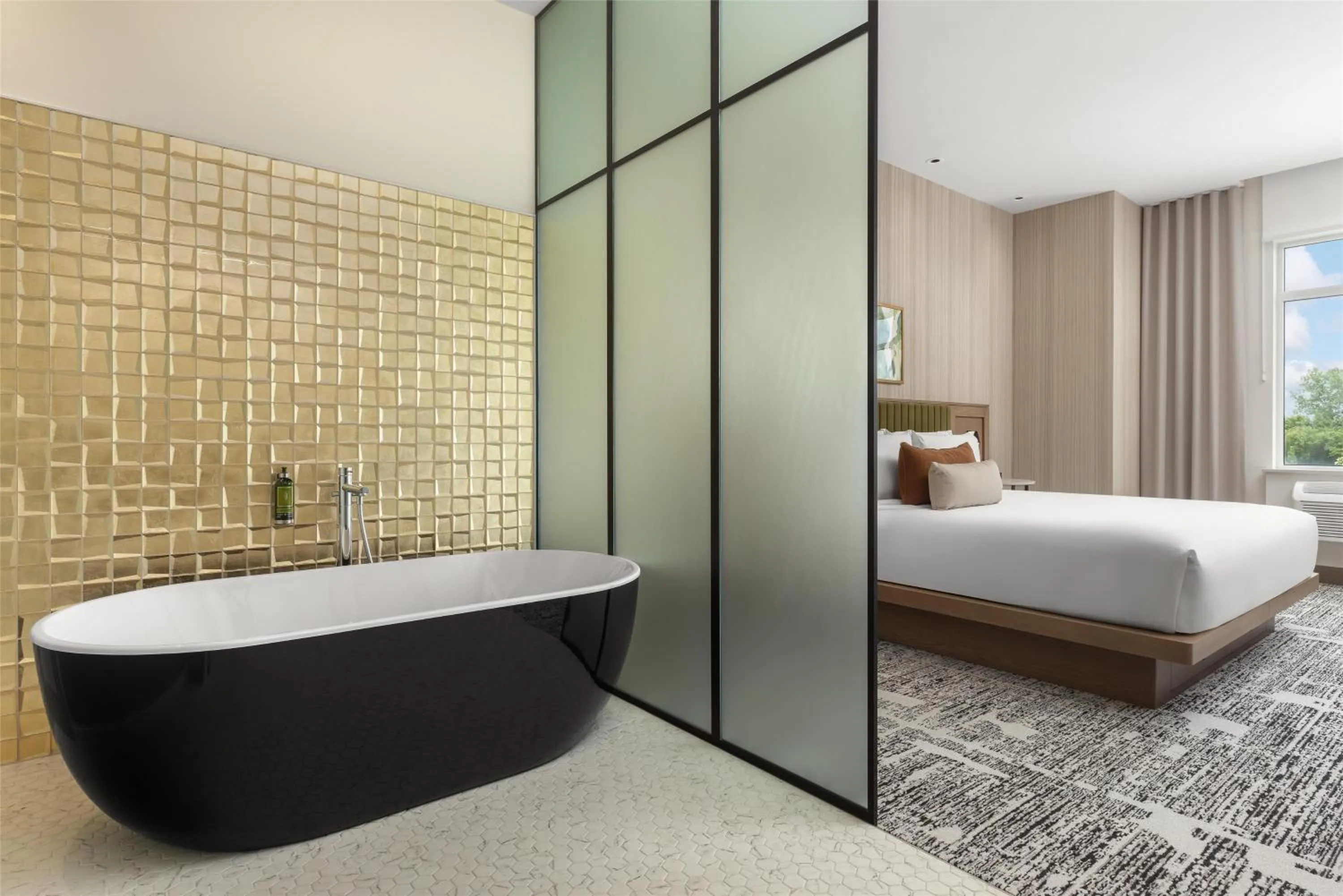 Bed in Hotel Railwayparc Montreal, Tapestry Collection By Hilton