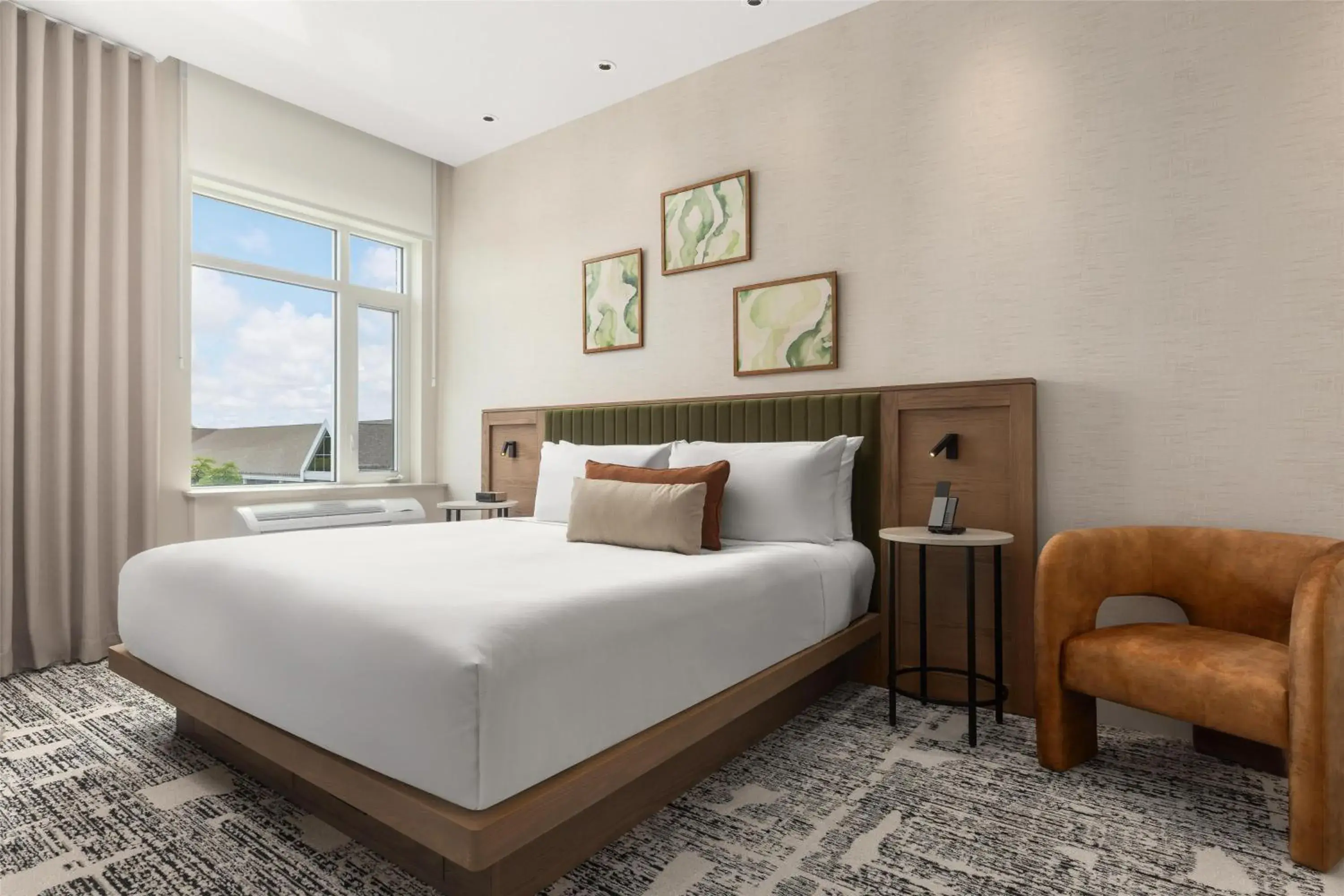 King Room with Bath Tub - Mobility Accessible in Hotel Railwayparc Montreal, Tapestry Collection By Hilton King Room with Bath Tub - Mobility Accessible in Hotel Railwayparc Montreal, Tapestry Collection By Hilton