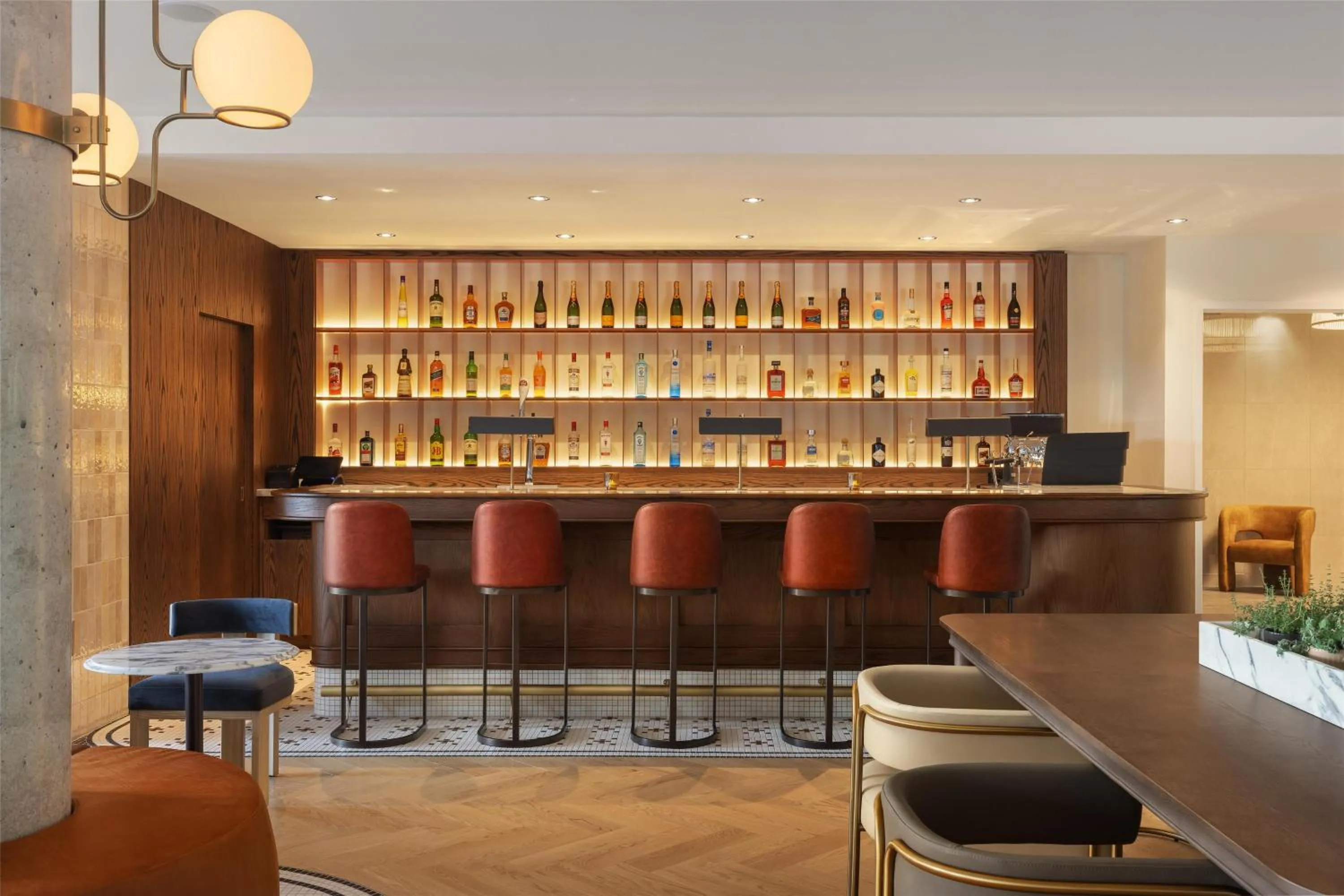 Lounge or bar in Hotel Railwayparc Montreal, Tapestry Collection By Hilton