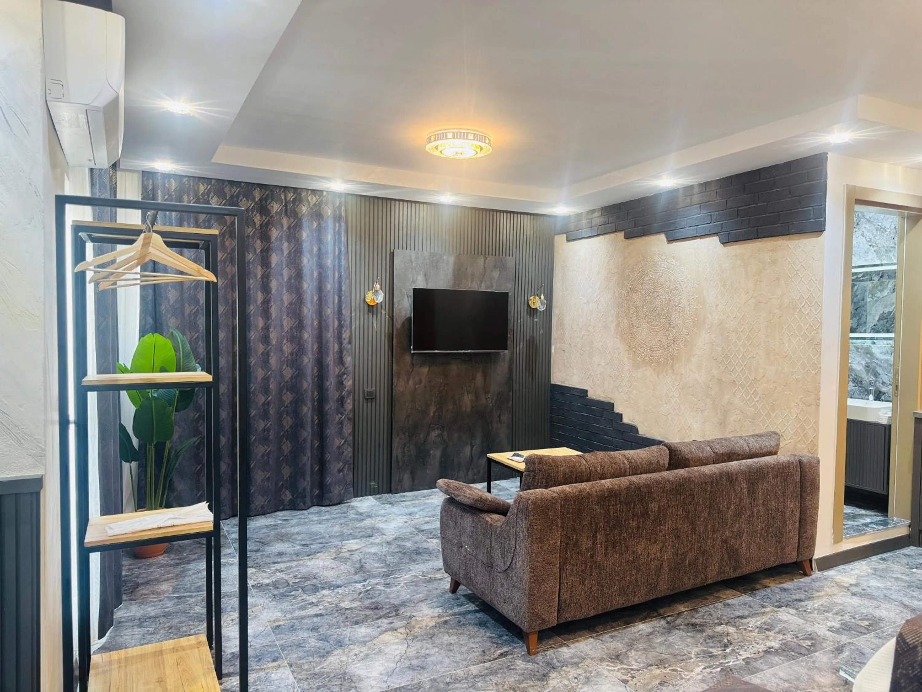 TV and multimedia in Tikir House