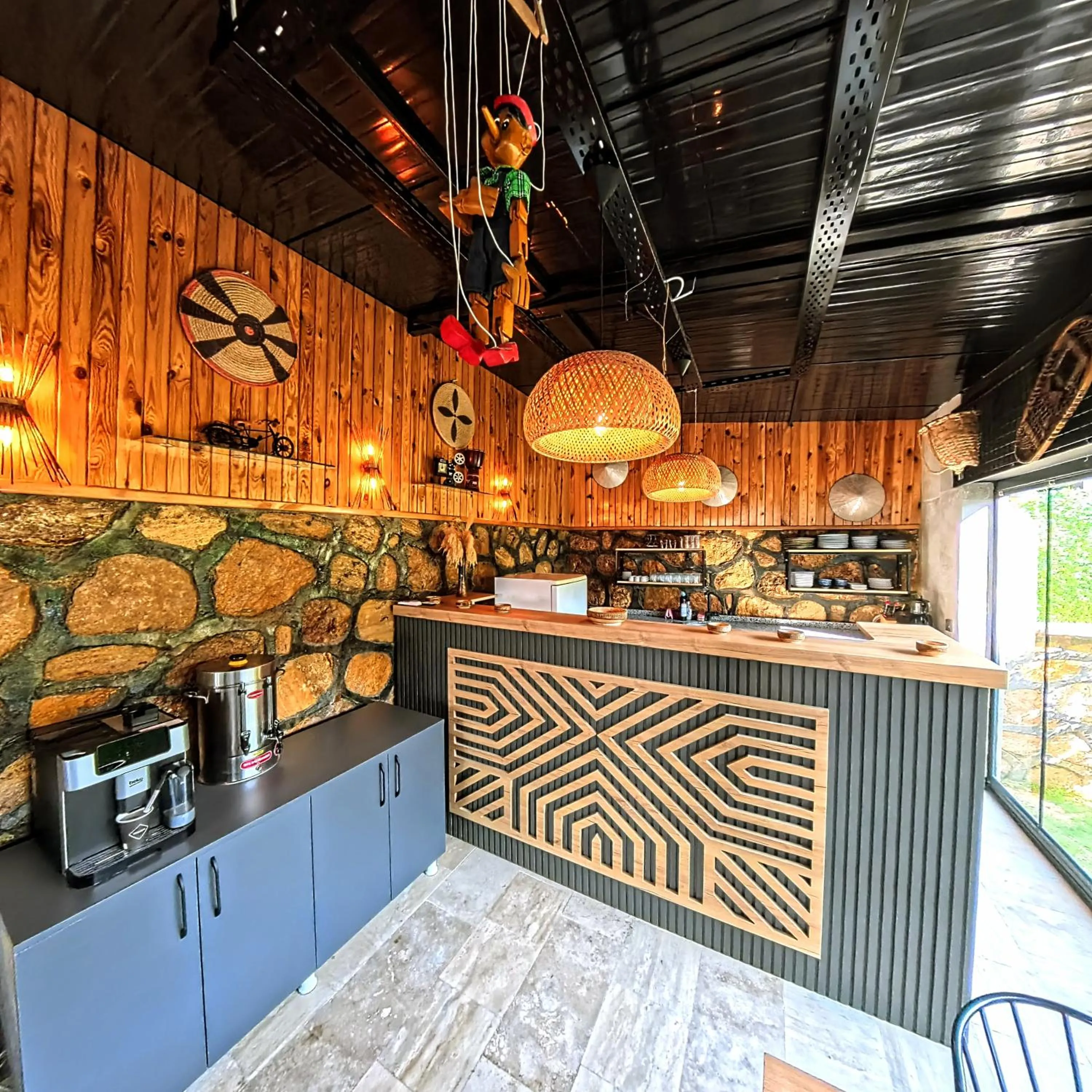 Restaurant/places to eat in Tikir House