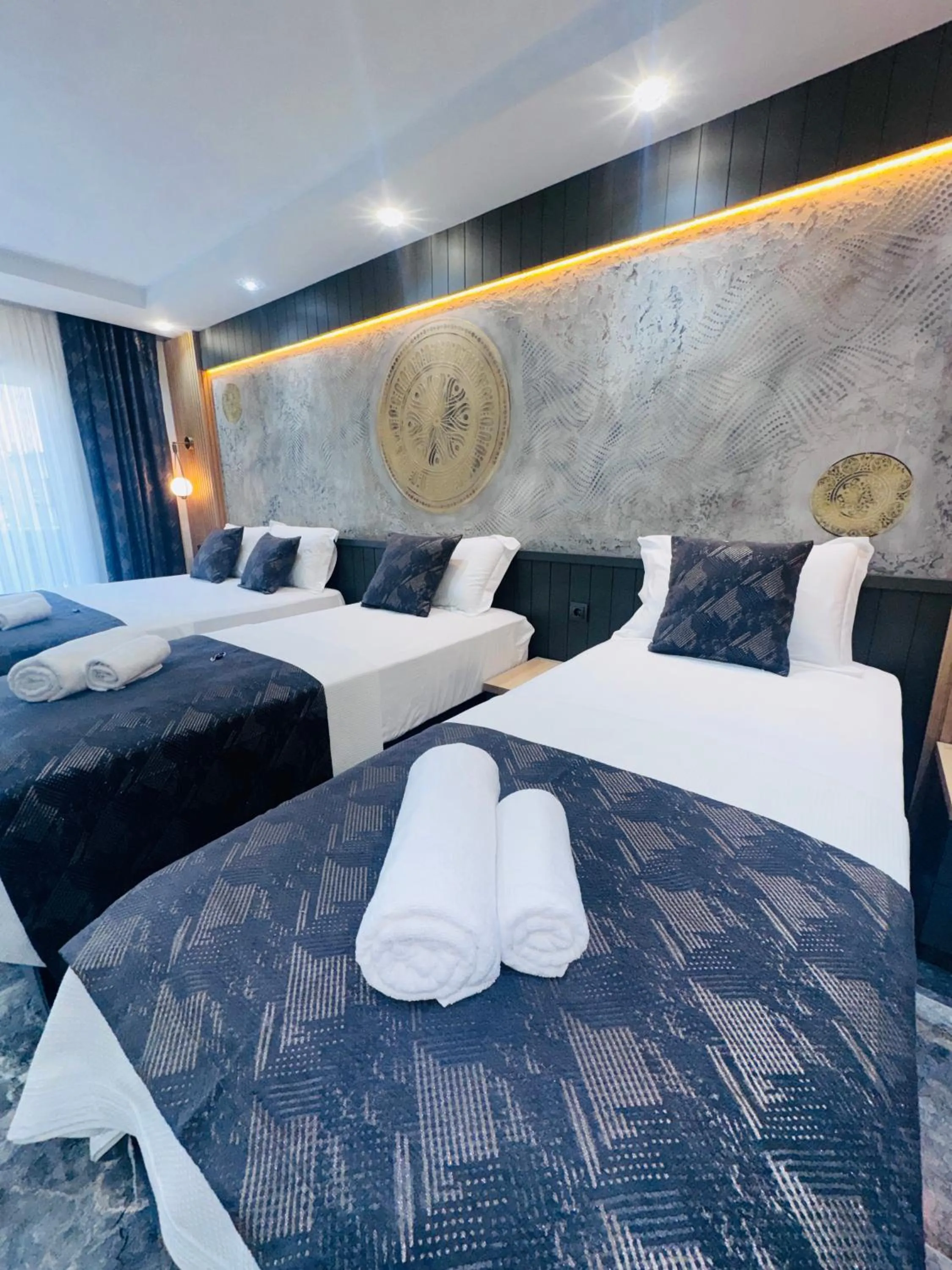 Family, Bed in Tikir House