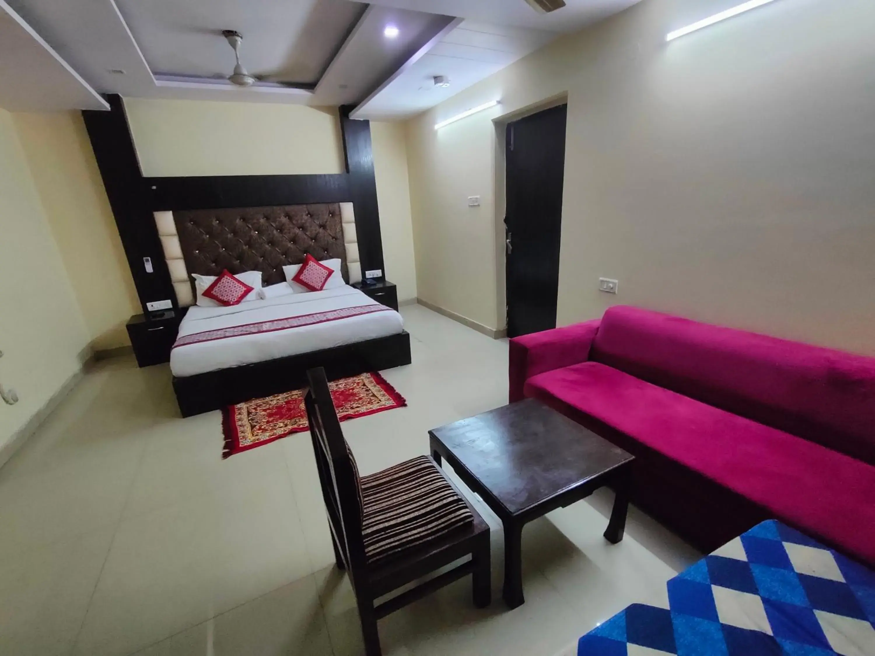 Triple Room - single occupancy in Hotel Vishesh Continental Triple Room - single occupancy in Hotel Vishesh Continental