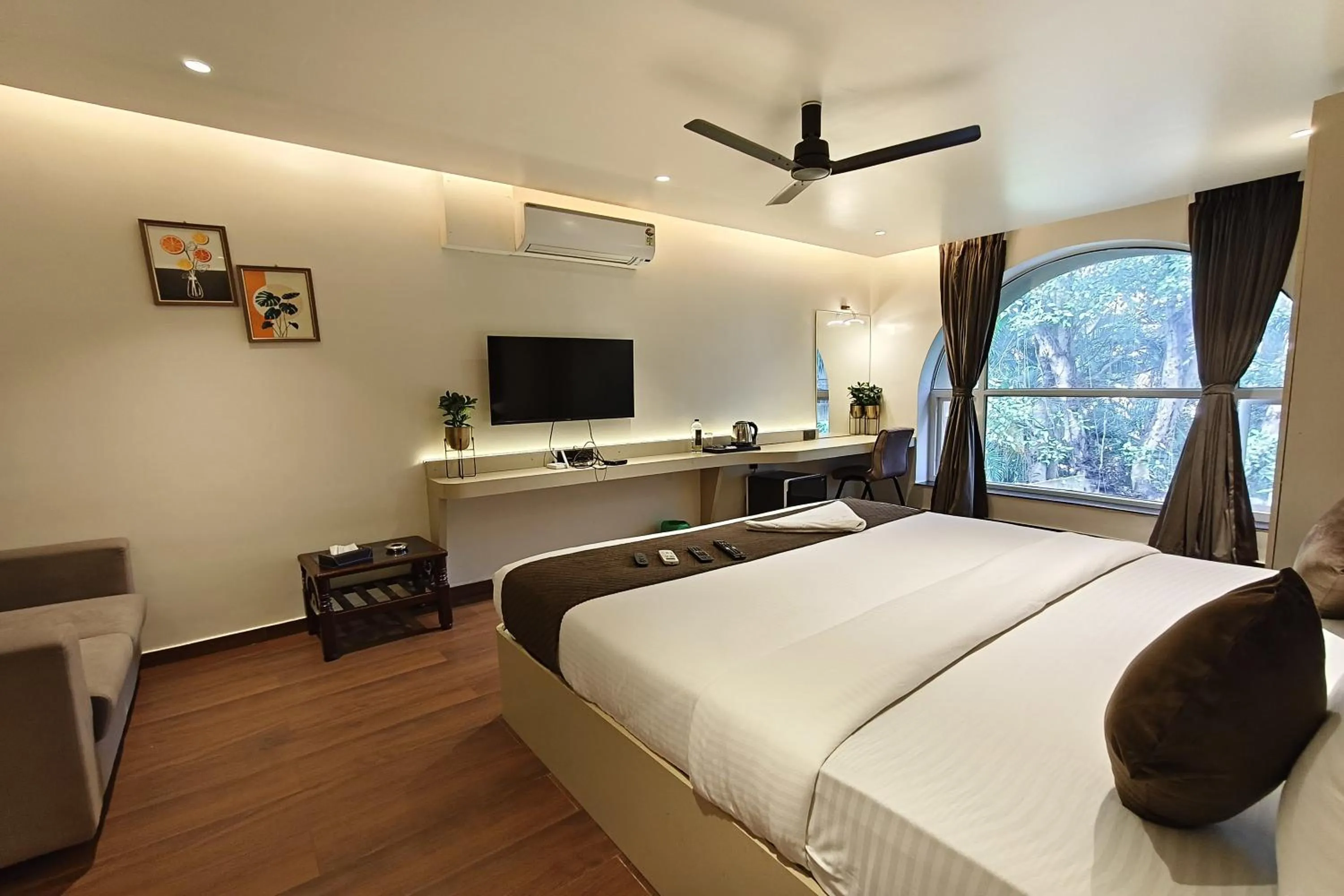 Bed in The Golden Arc