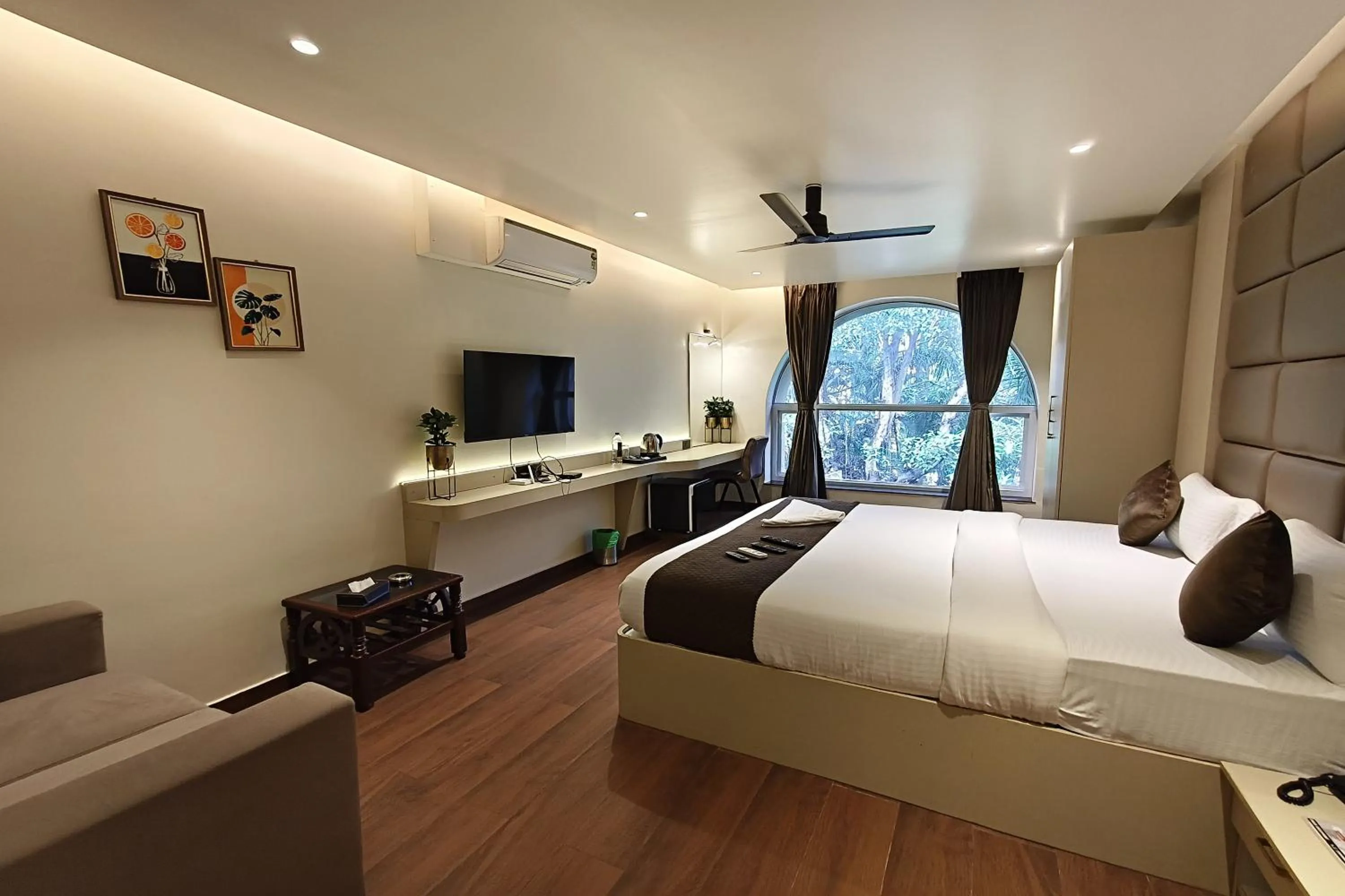 Communal lounge/ TV room in The Golden Arc