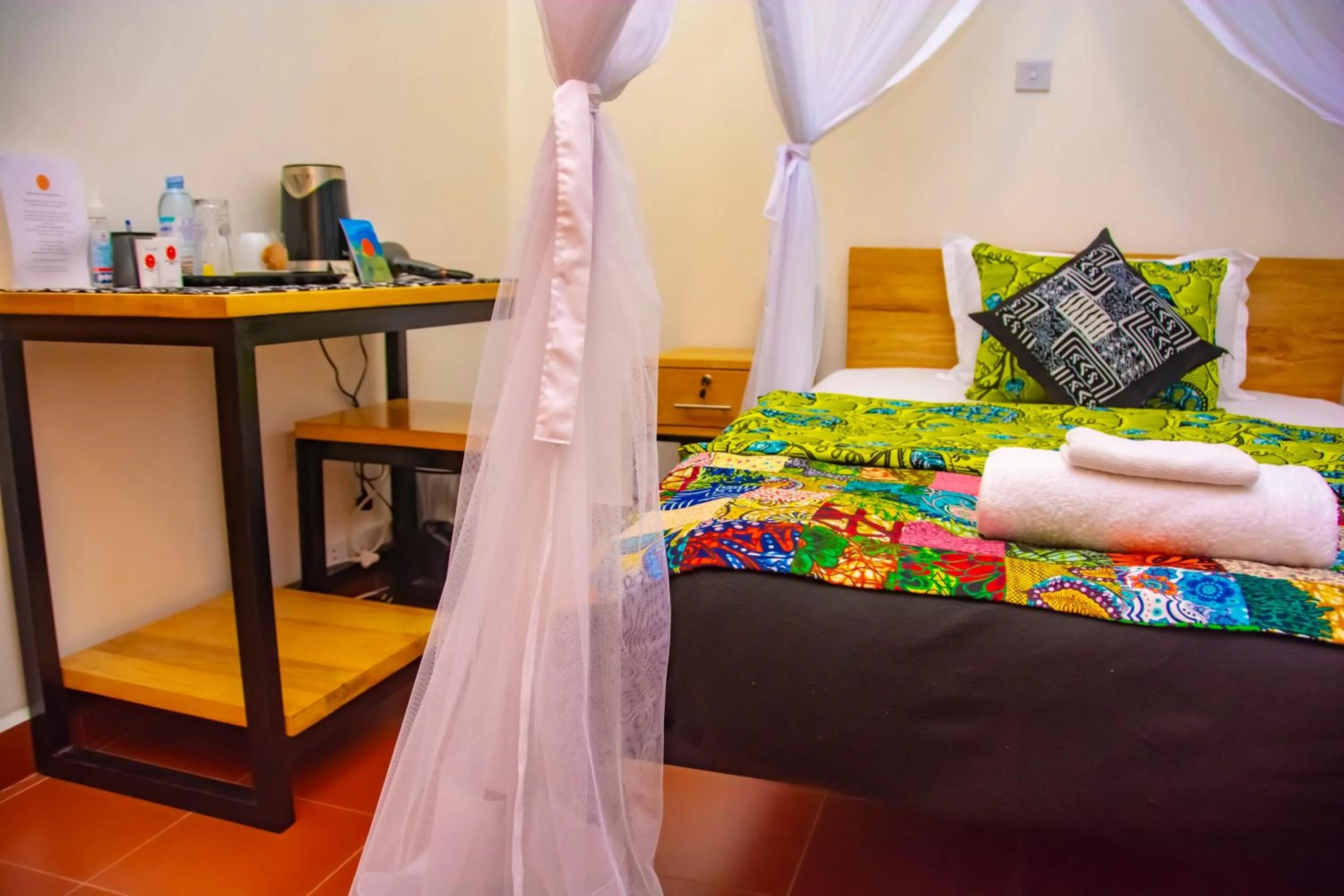 Bedroom, Bed in Coffee Pot Hotel