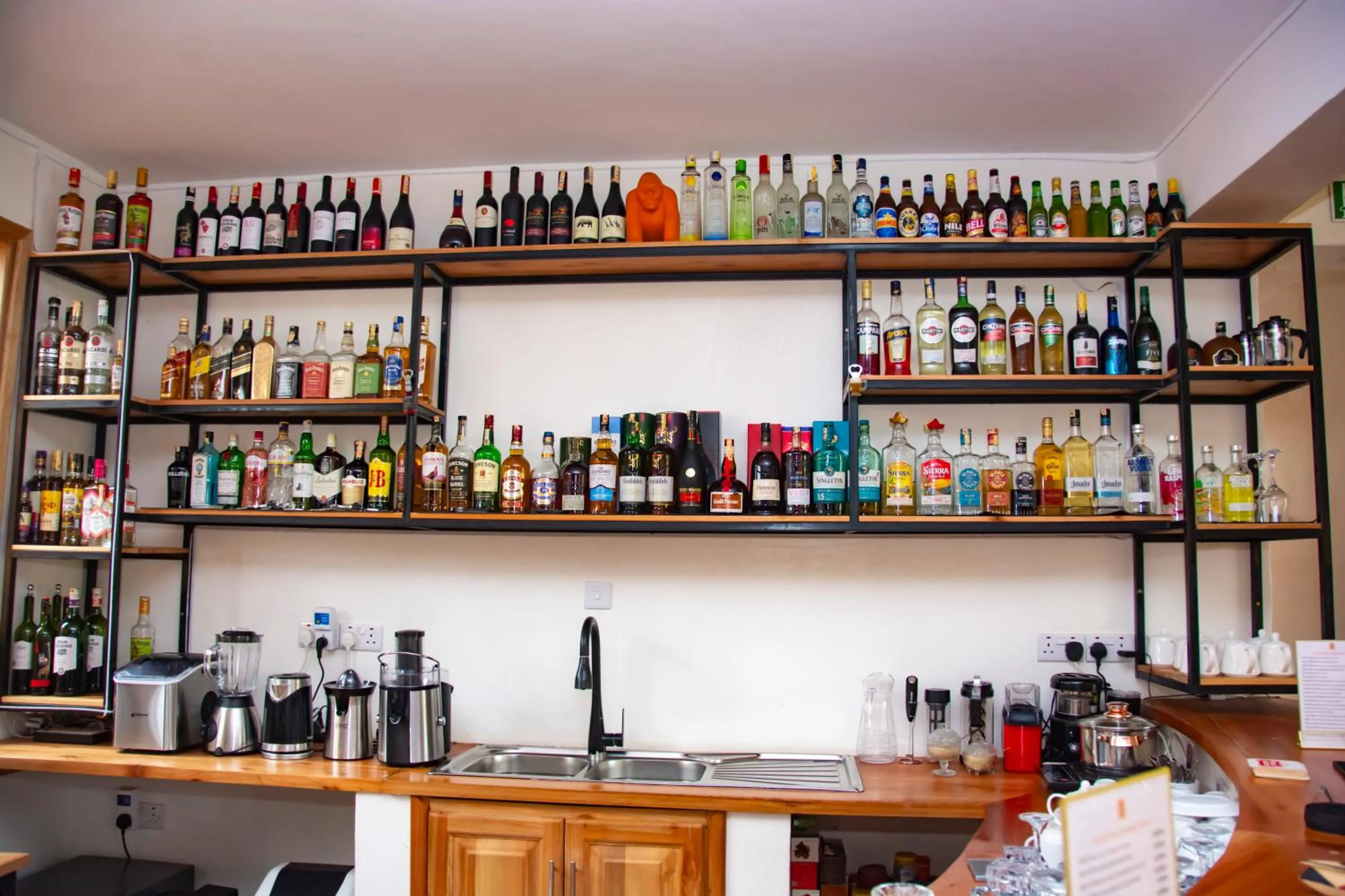 Alcoholic drinks in Coffee Pot Hotel